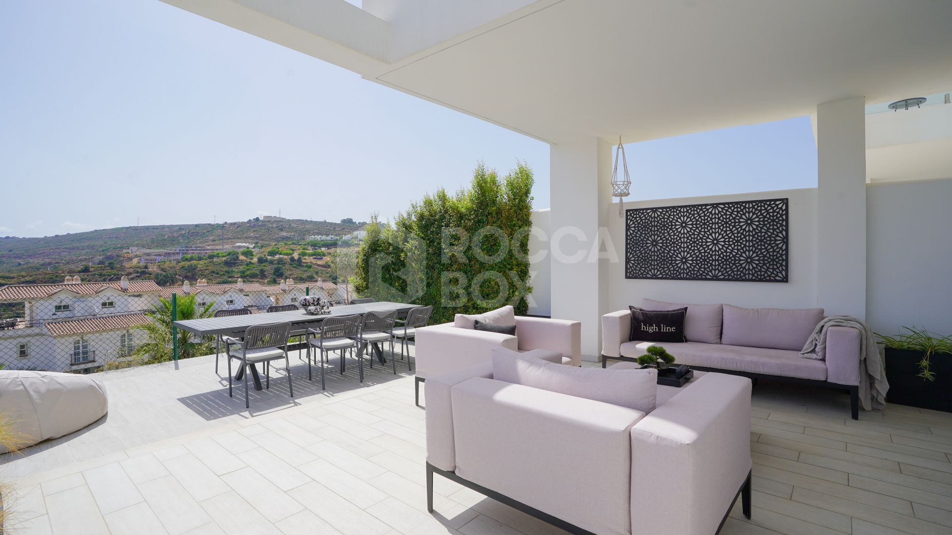 Stylish 3-Bedroom Semi-Detached Home with Rooftop Jacuzzi & Panoramic Sea Views