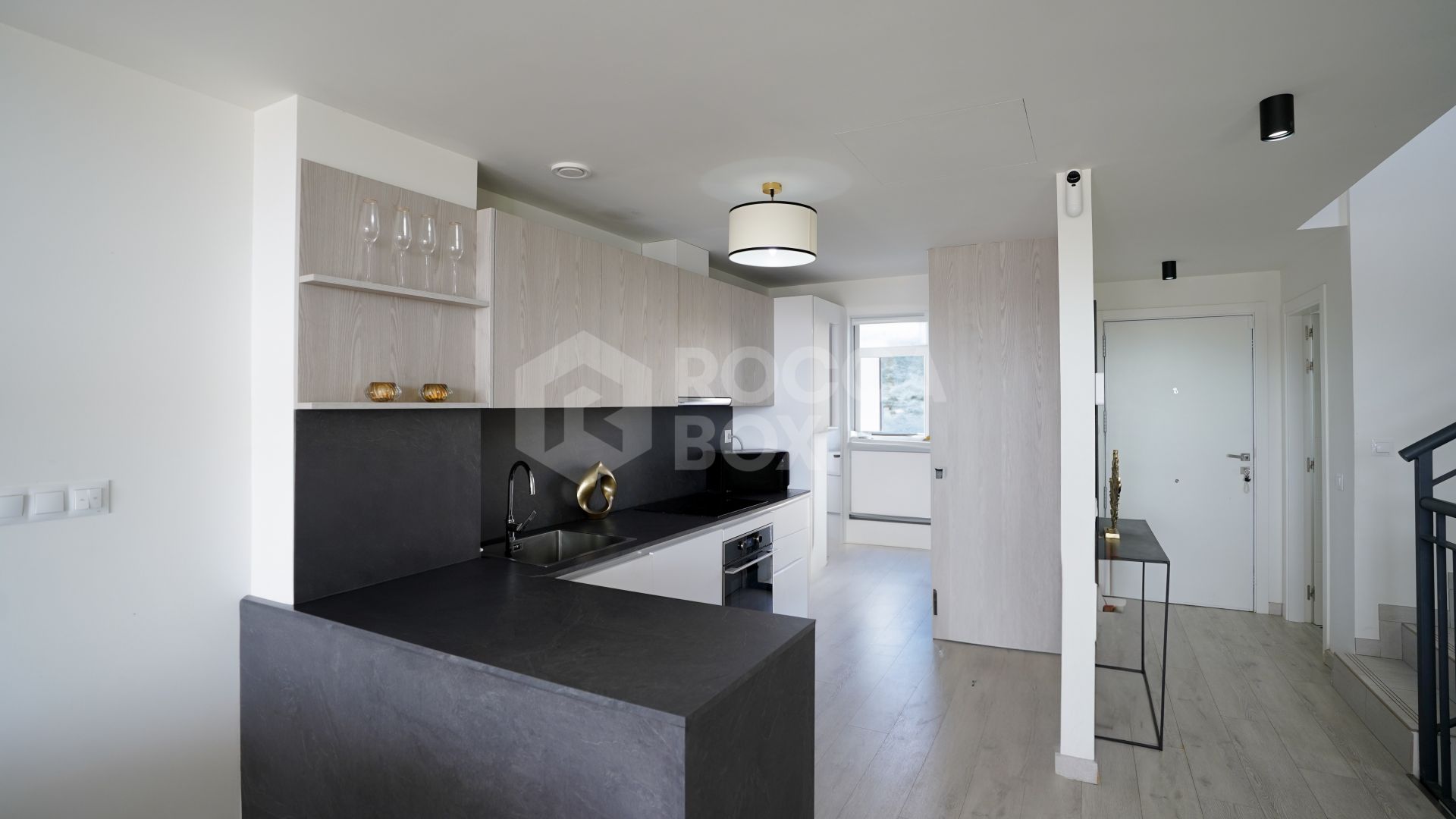 Stylish 3-Bedroom Semi-Detached Home with Rooftop Jacuzzi & Panoramic Sea Views