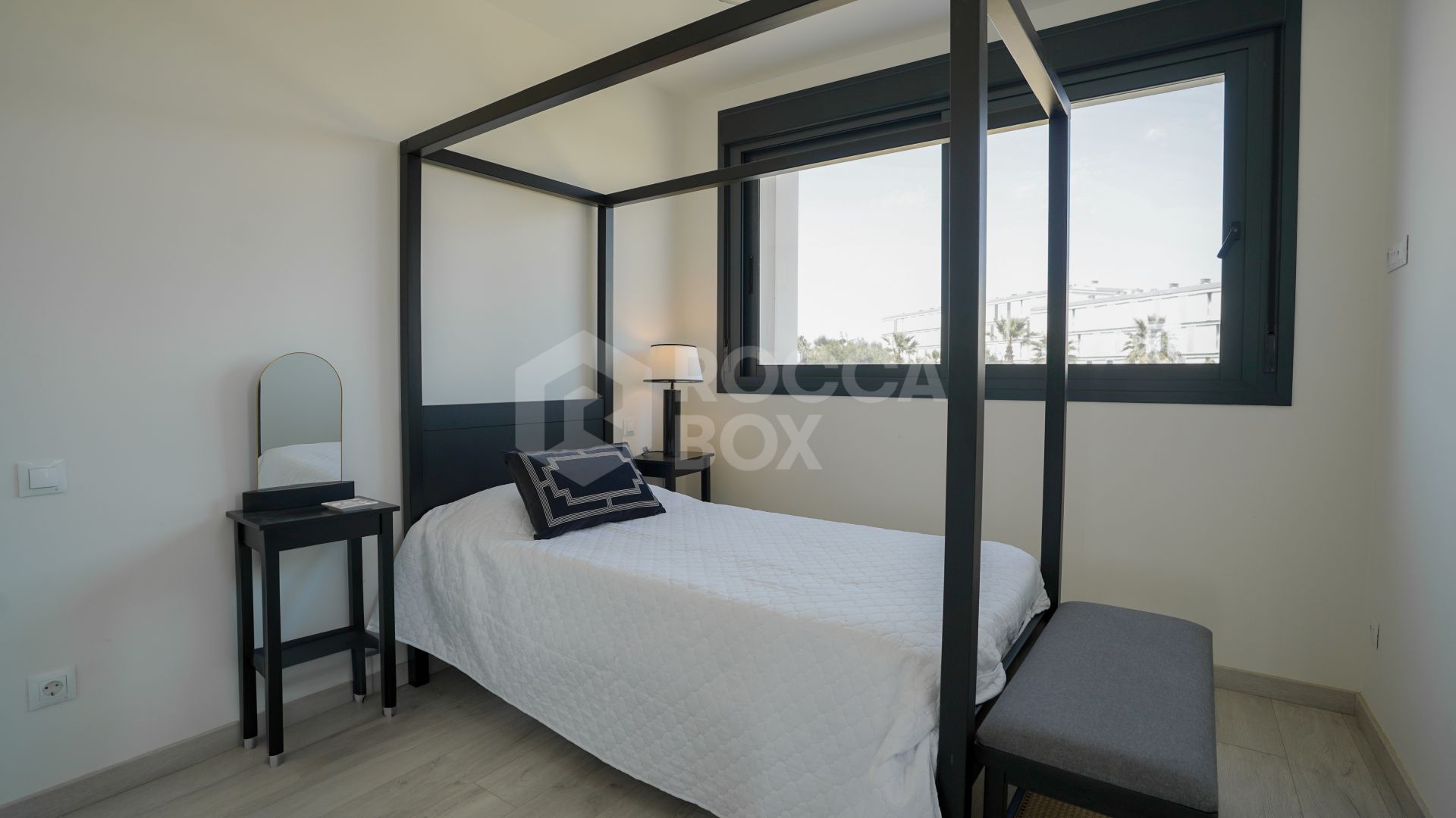 Stylish 3-Bedroom Semi-Detached Home with Rooftop Jacuzzi & Panoramic Sea Views