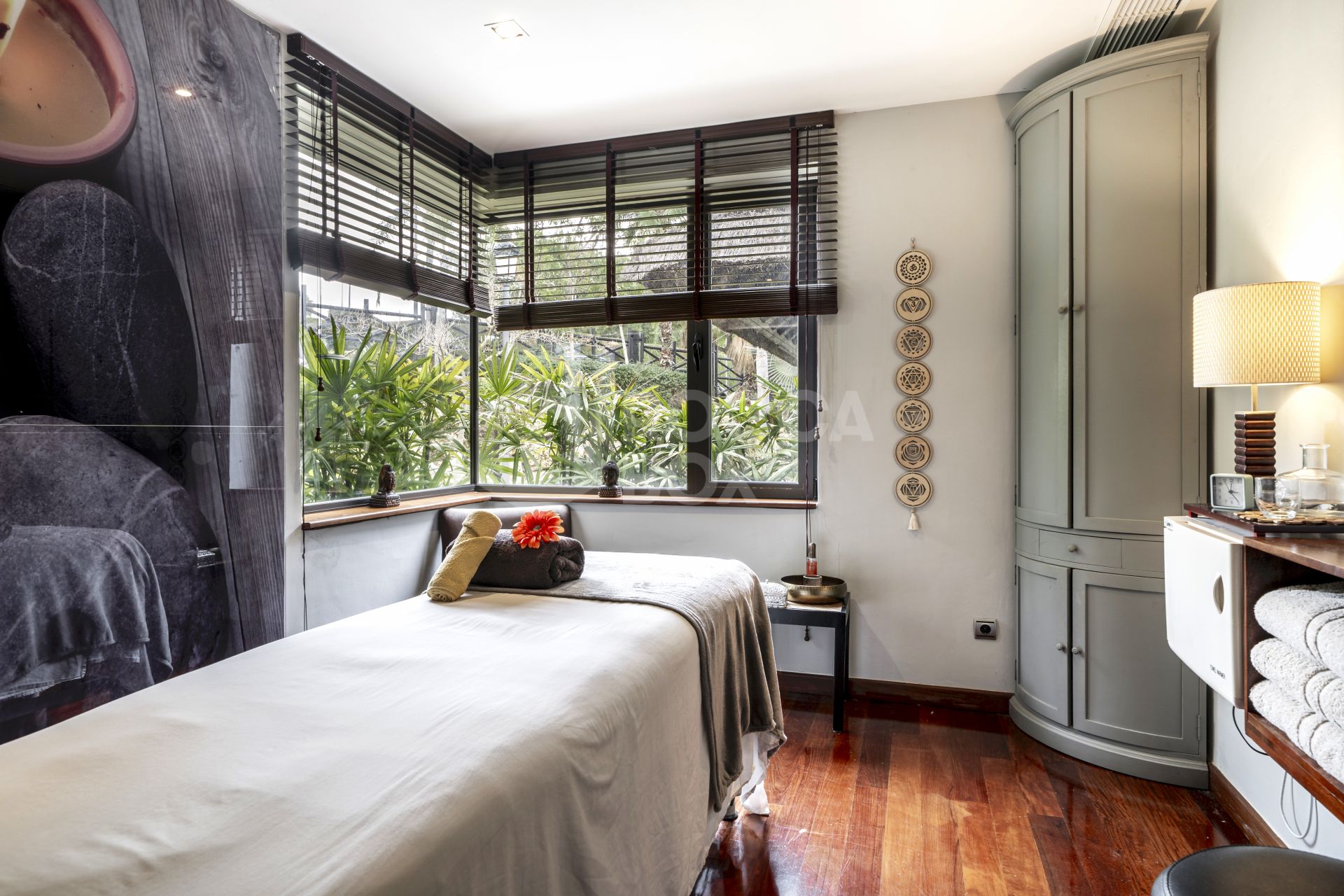 Modern 5-Bedroom Villa with Private Pool and Golf Views in a Gated Luxury Community