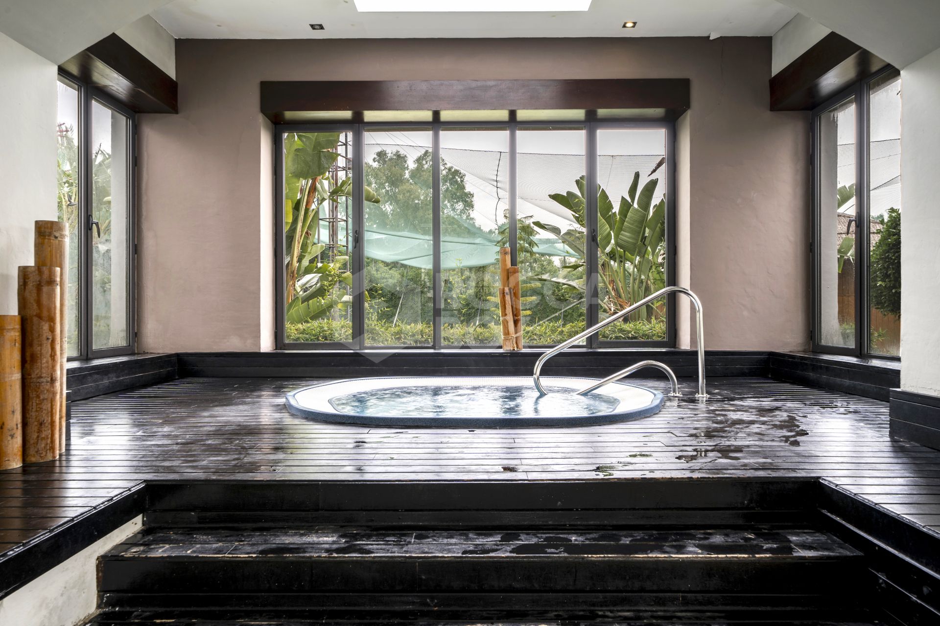Modern 5-Bedroom Villa with Private Pool and Golf Views in a Gated Luxury Community