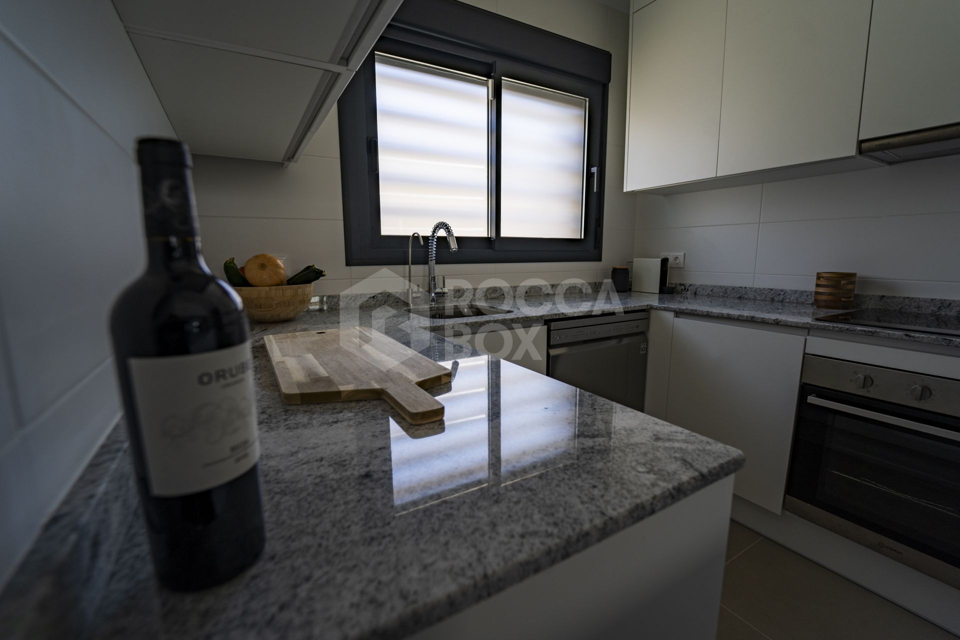 Modern 3-Bedroom Townhouse Walking Distance to the Beach