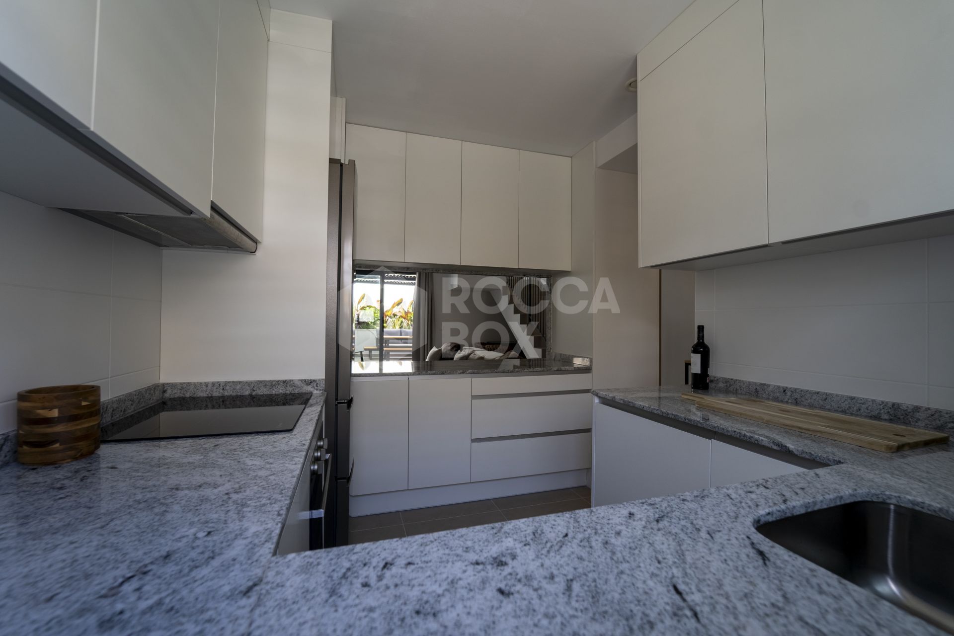 Modern 3-Bedroom Townhouse Walking Distance to the Beach