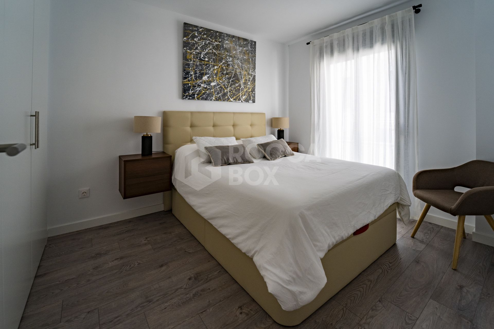 Modern 3-Bedroom Townhouse Walking Distance to the Beach