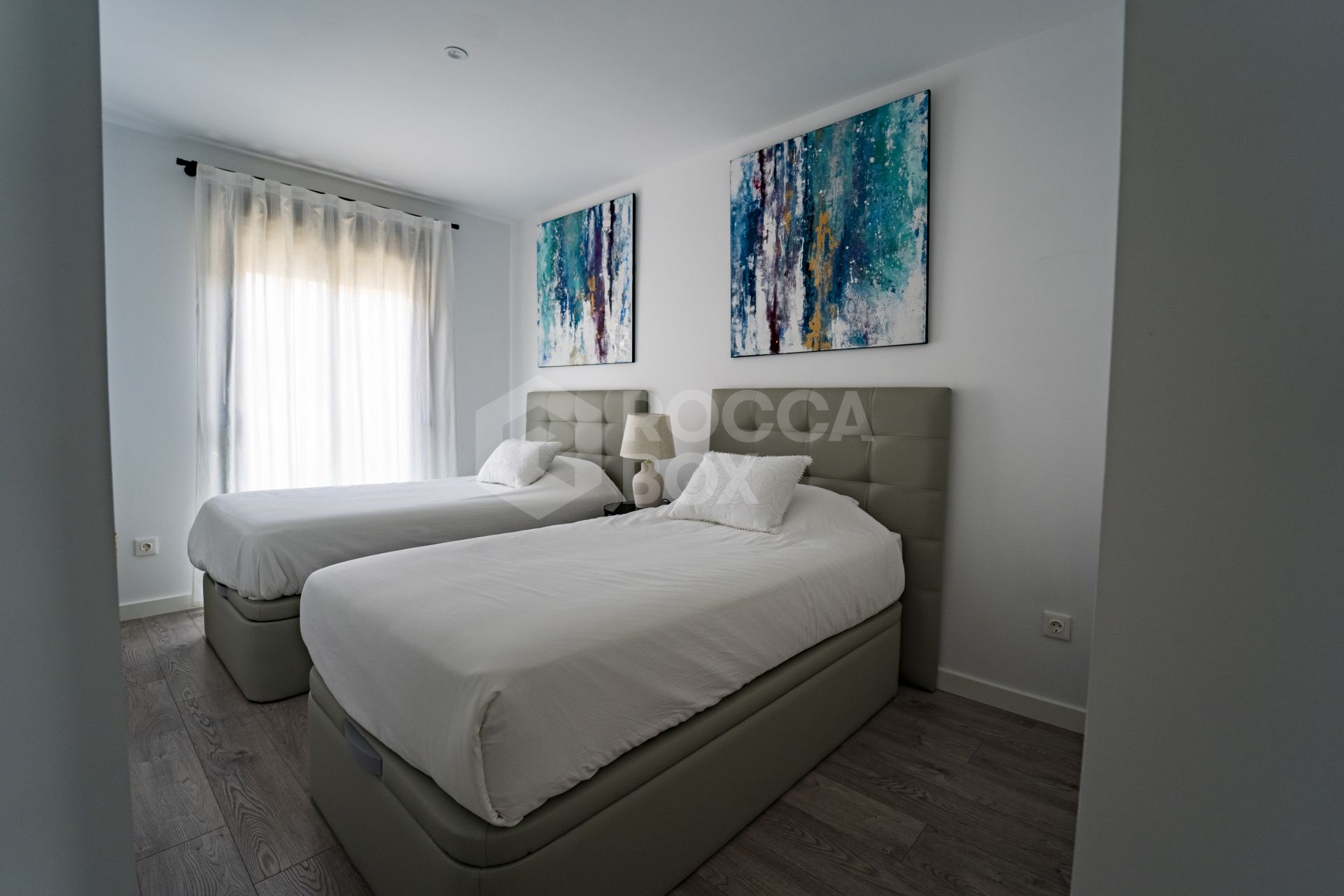 Modern 3-Bedroom Townhouse Walking Distance to the Beach
