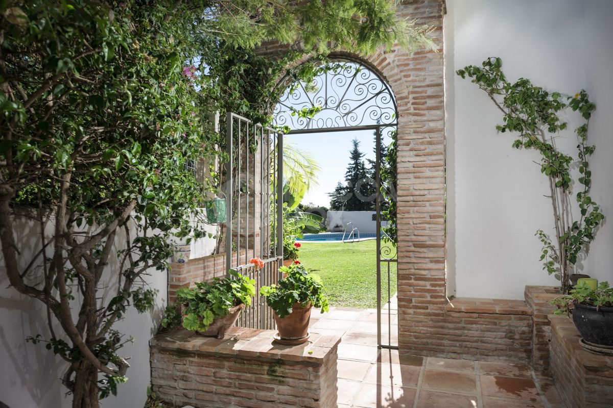 Charming Andalusian Villa with Pool, Jacuzzi & Total Privacy