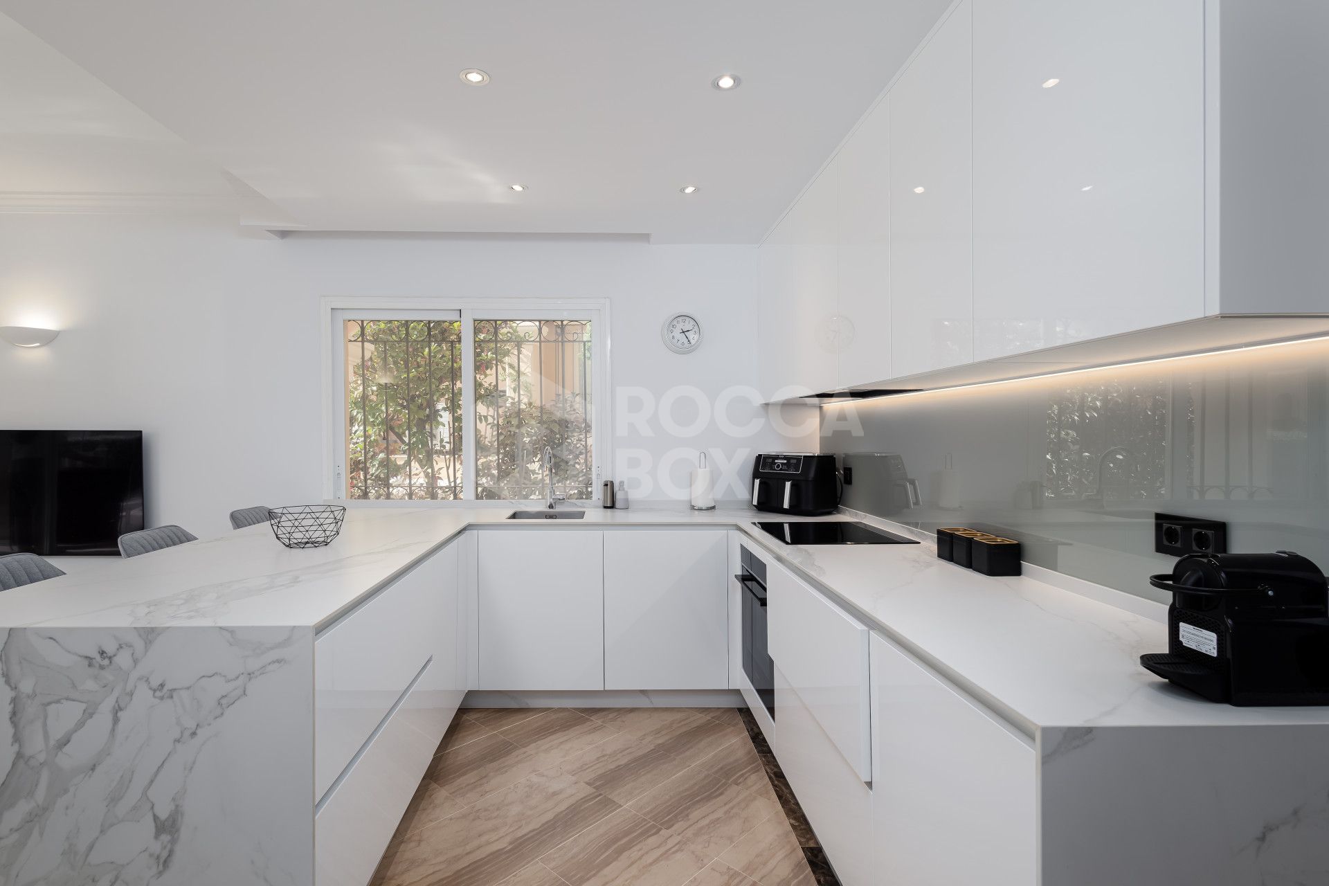 Elegant Three-Bedroom Ground-Floor Apartment in Marbella