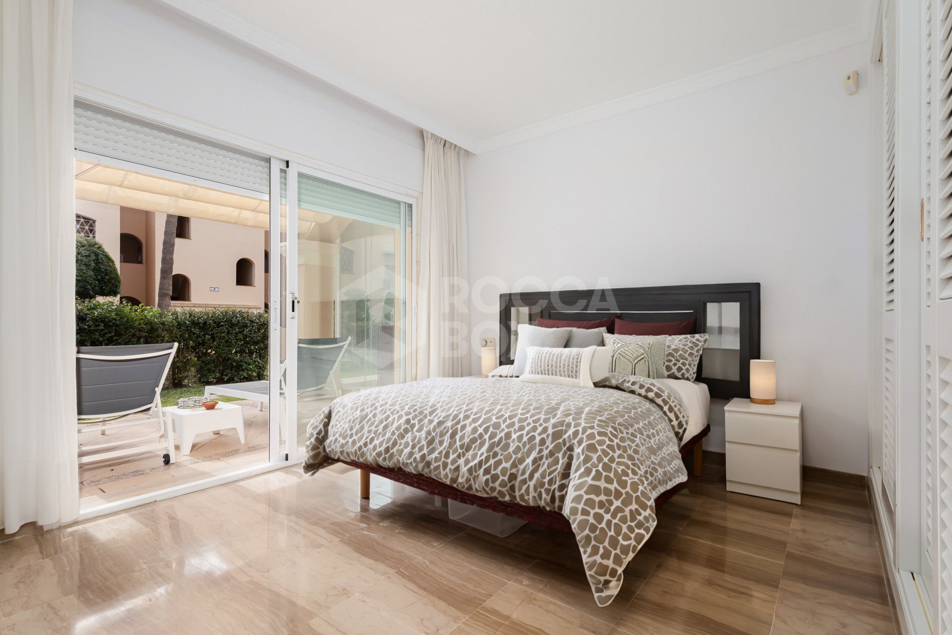 Elegant Three-Bedroom Ground-Floor Apartment in Marbella