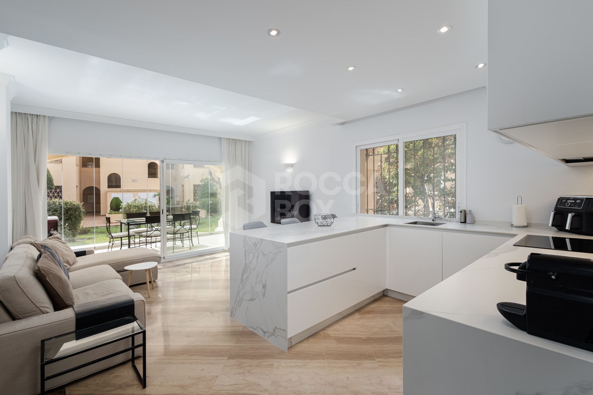 Elegant Three-Bedroom Ground-Floor Apartment in Marbella