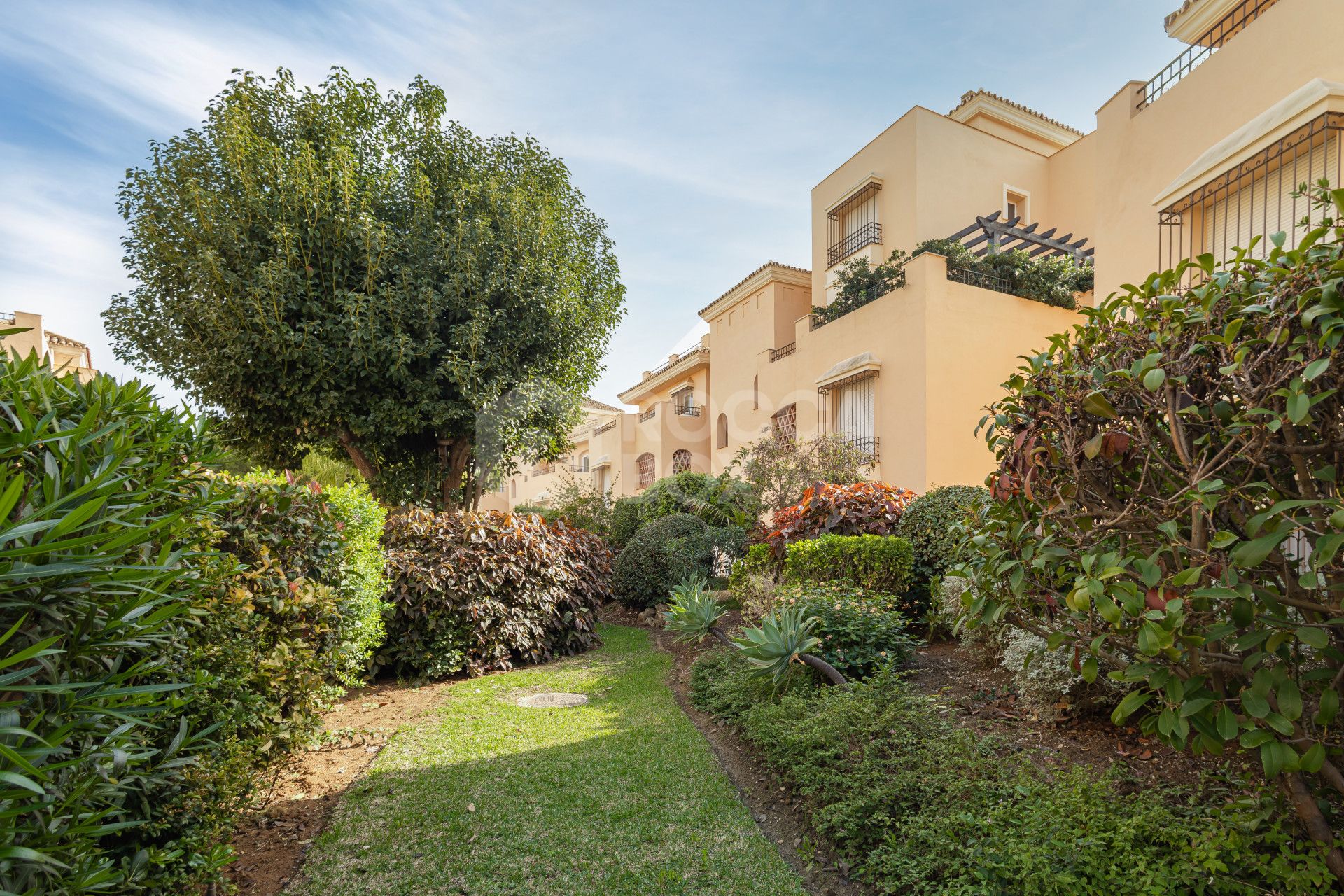 Elegant Three-Bedroom Ground-Floor Apartment in Marbella