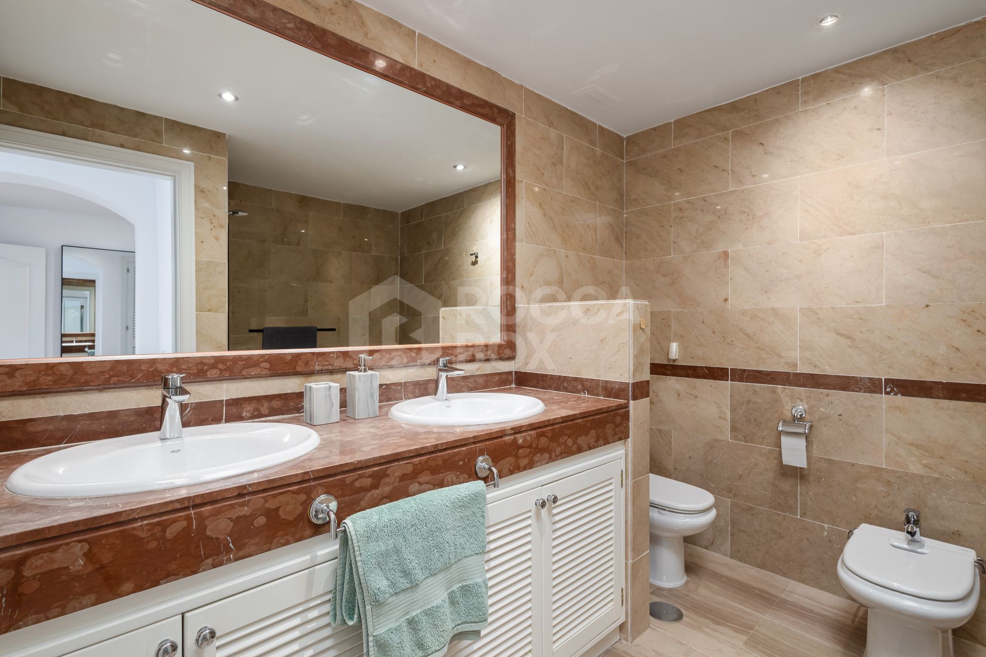 Elegant Three-Bedroom Ground-Floor Apartment in Marbella