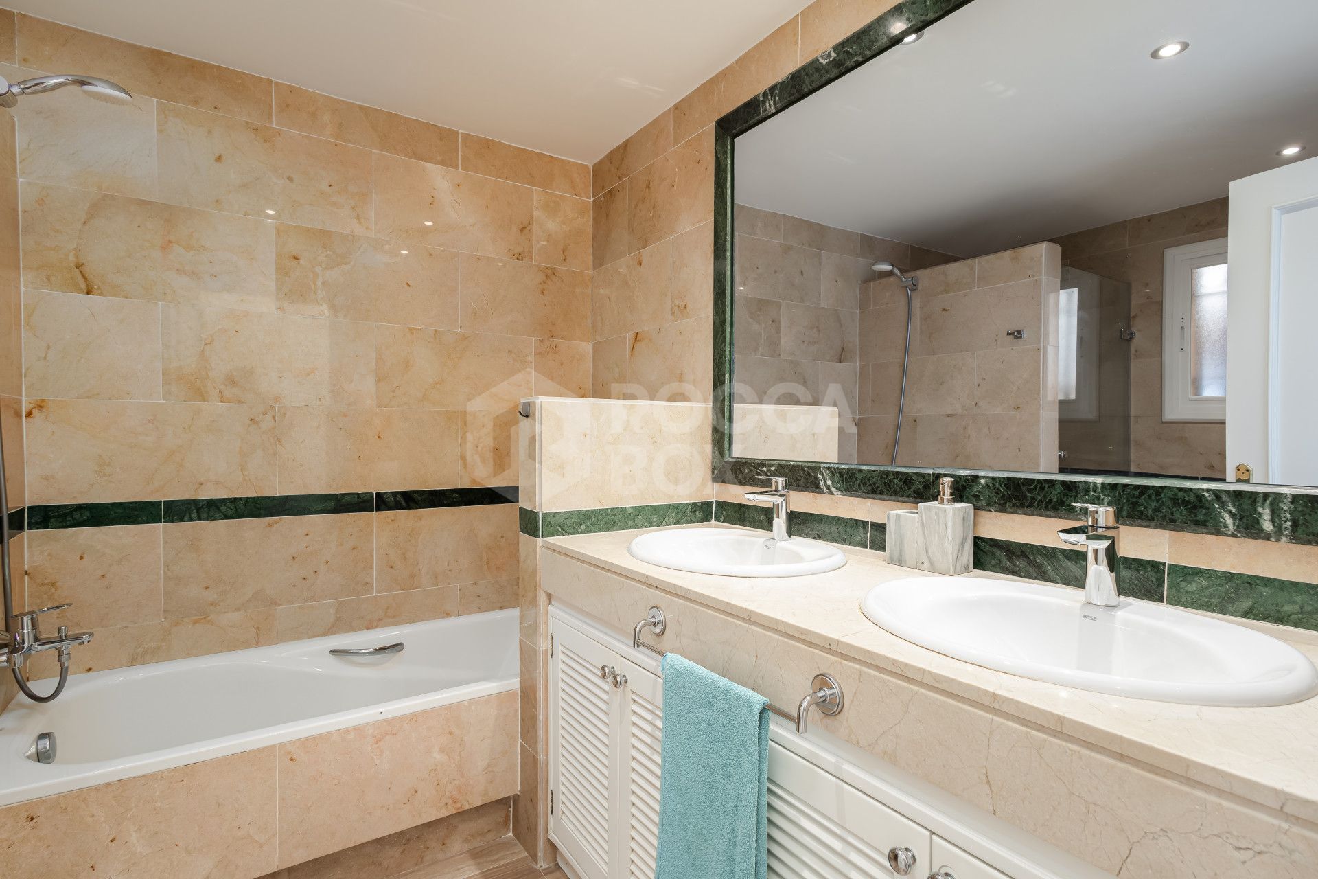 Elegant Three-Bedroom Ground-Floor Apartment in Marbella