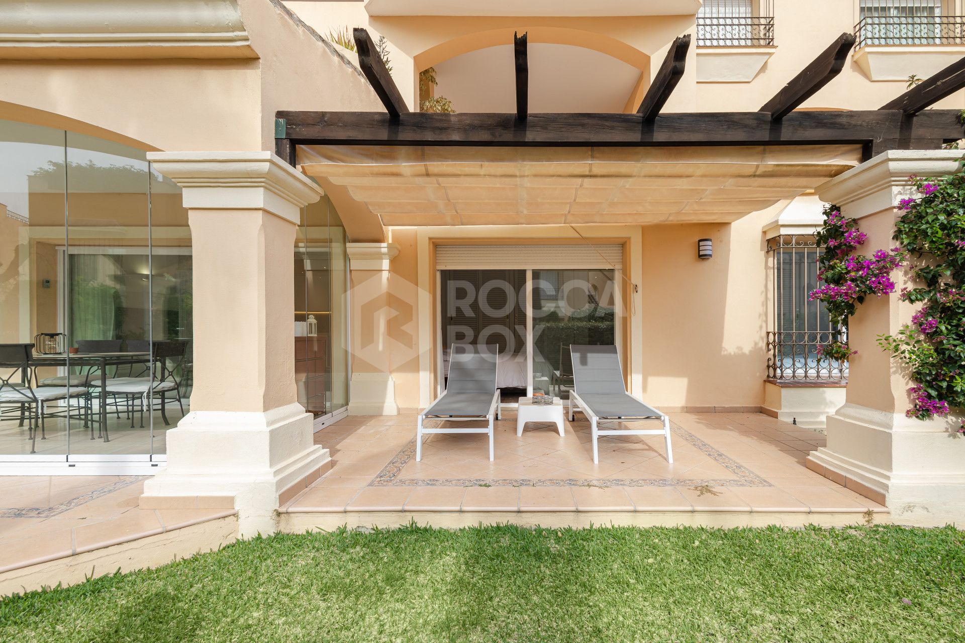 Elegant Three-Bedroom Ground-Floor Apartment in Marbella