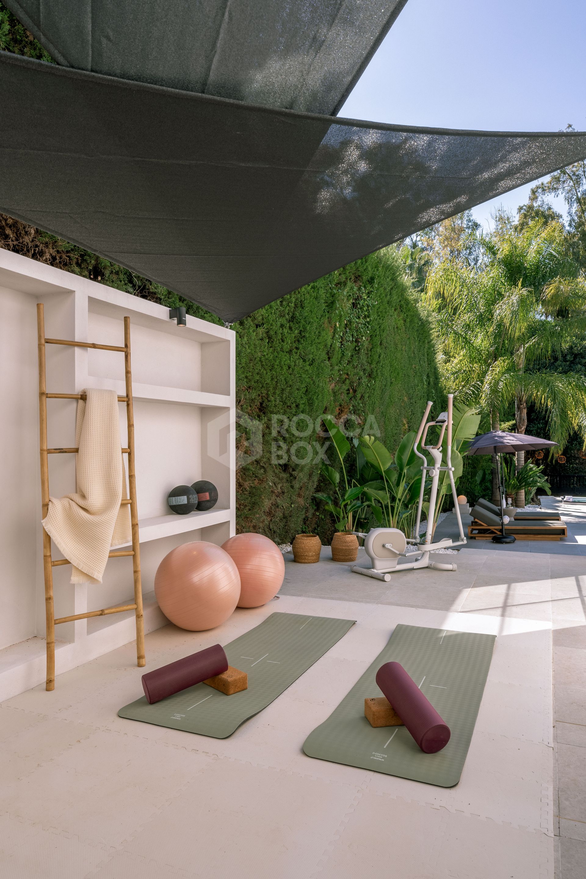 Exquisite Five-Bedroom Luxury Villa with Private Pool and Garden