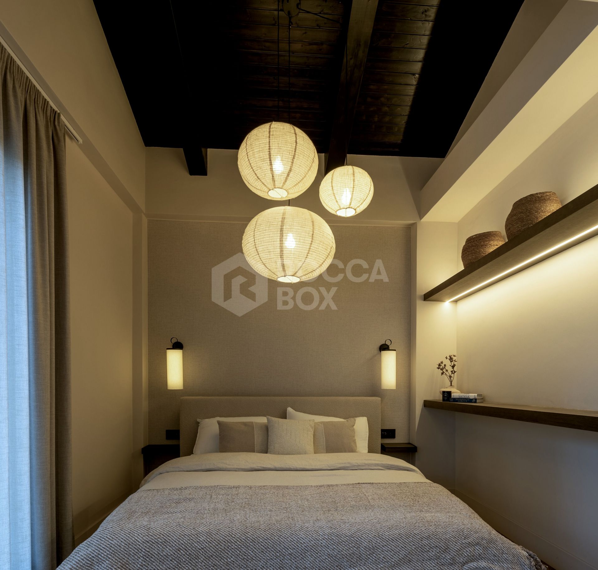 Exquisite Five-Bedroom Luxury Villa with Private Pool and Garden