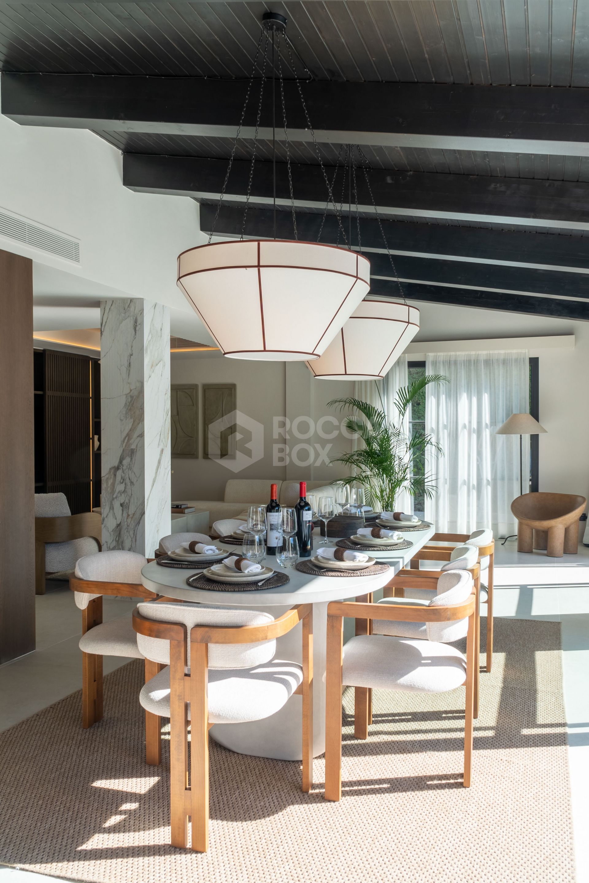 Exquisite Five-Bedroom Luxury Villa with Private Pool and Garden