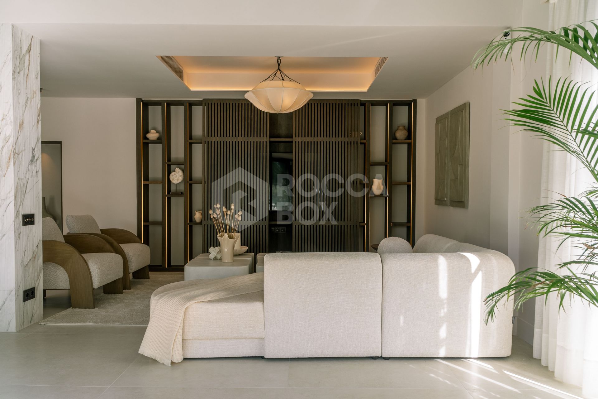 Exquisite Five-Bedroom Luxury Villa with Private Pool and Garden