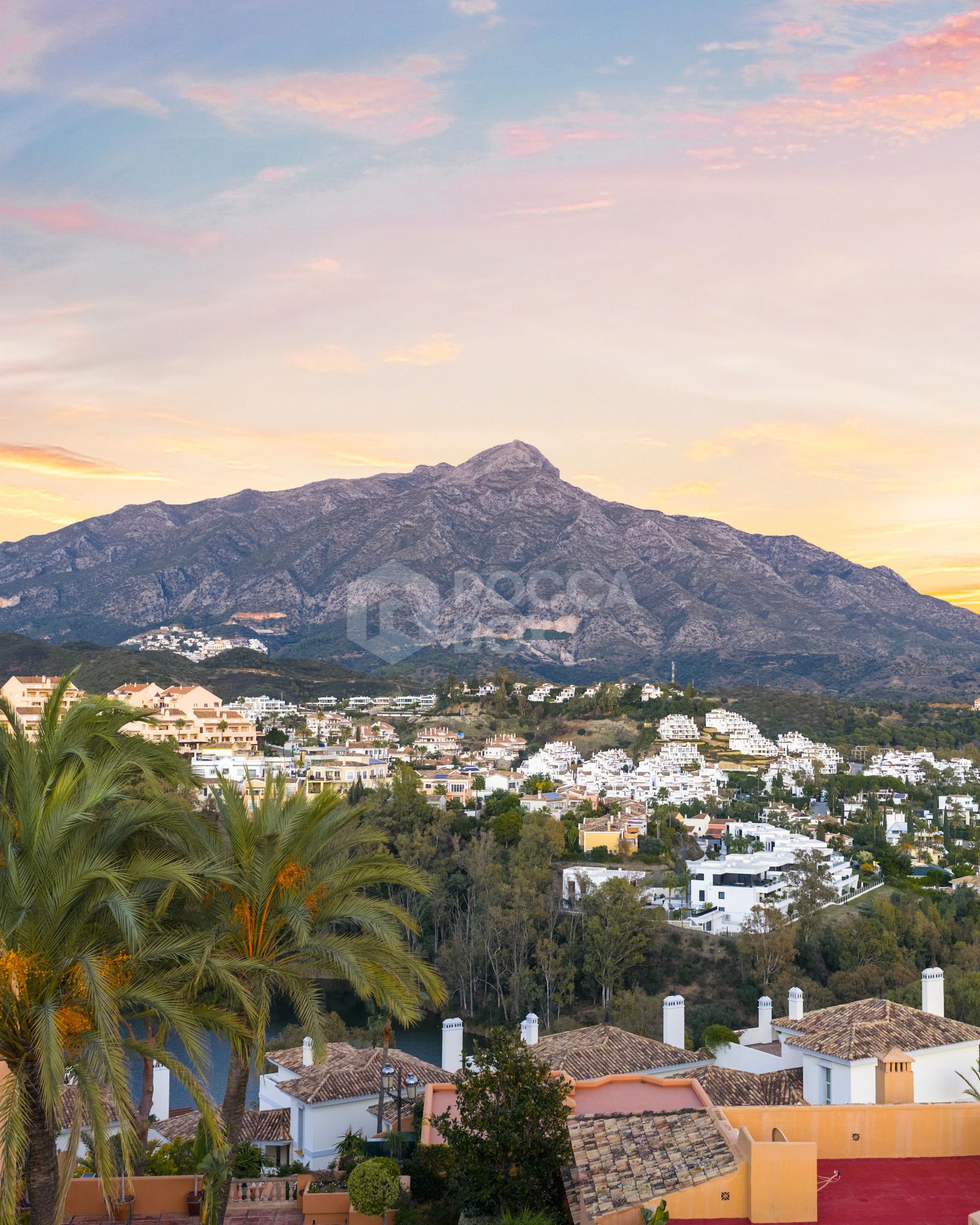 Exquisite Luxury Duplex Penthouse with Panoramic Views