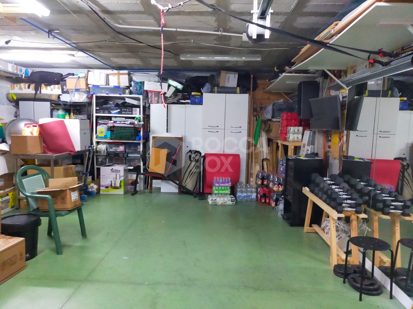 Elegant Three-Bedroom Town House with Private Garage and Communal Pool