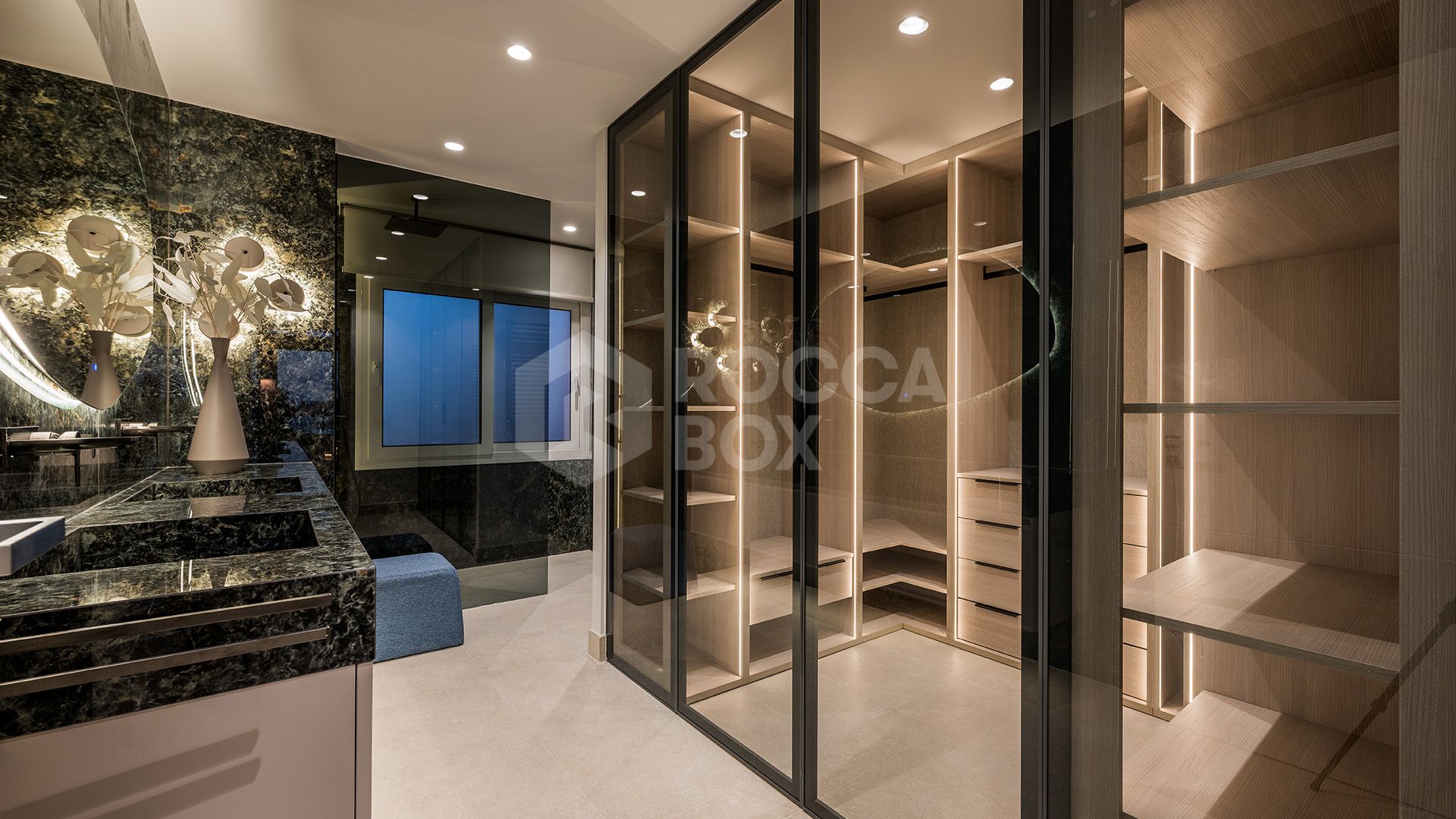 Exquisite Front Line Beach Penthouse with Panoramic Sea Views