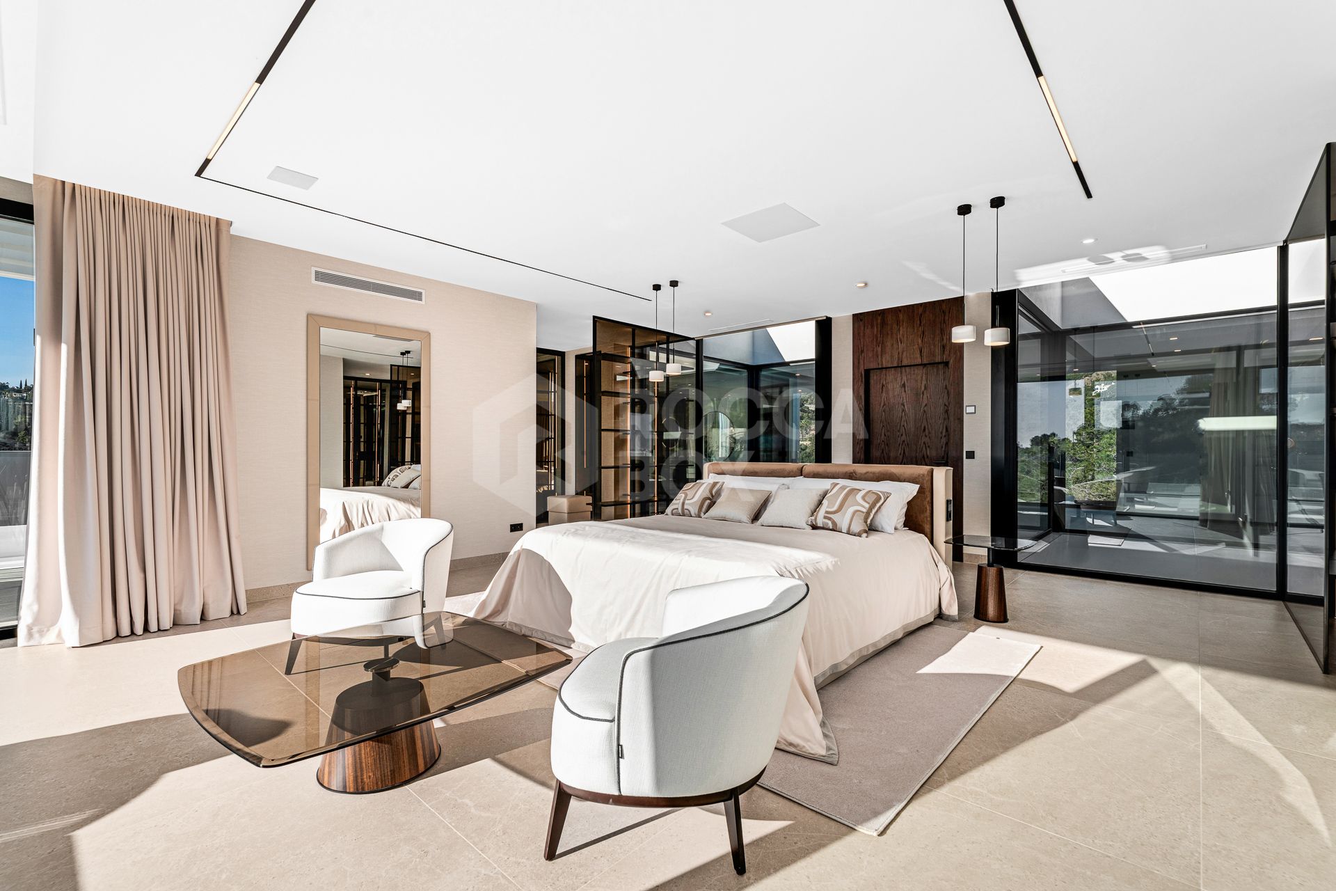 Luxury Villa with Panoramic Sea Views and Exceptional Amenities