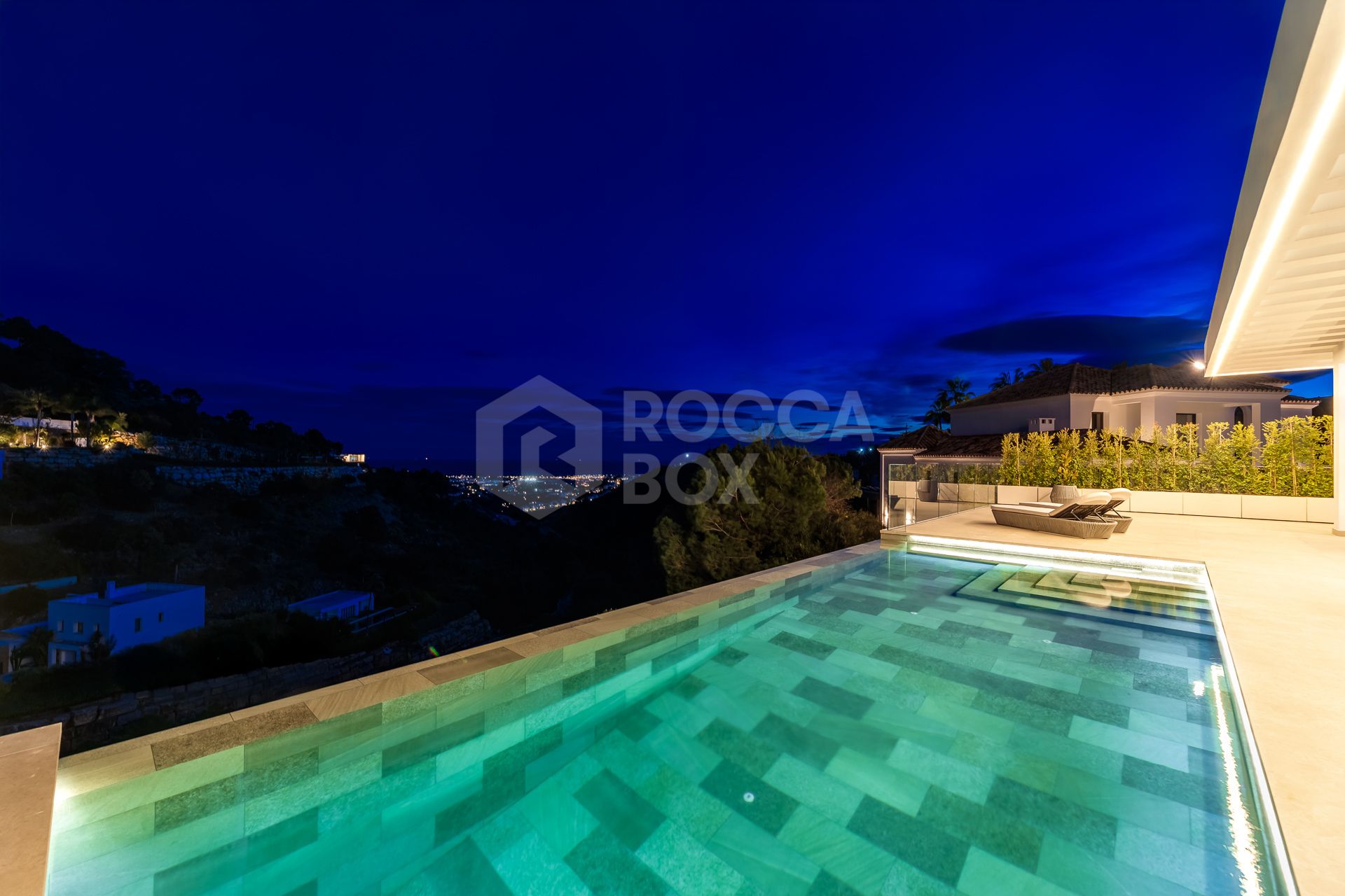 Luxury Villa with Panoramic Sea Views and Exceptional Amenities