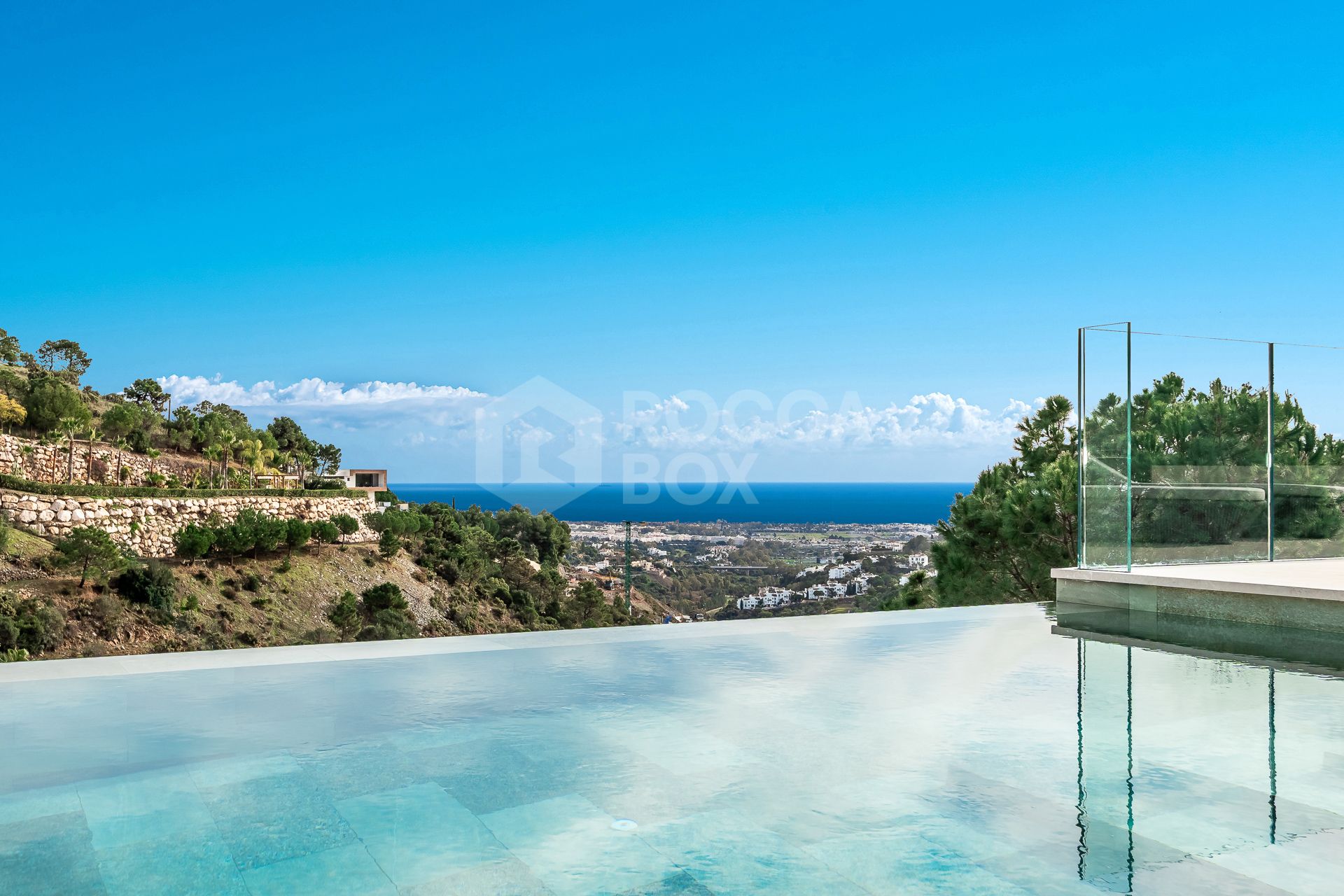 Luxury Villa with Panoramic Sea Views and Exceptional Amenities