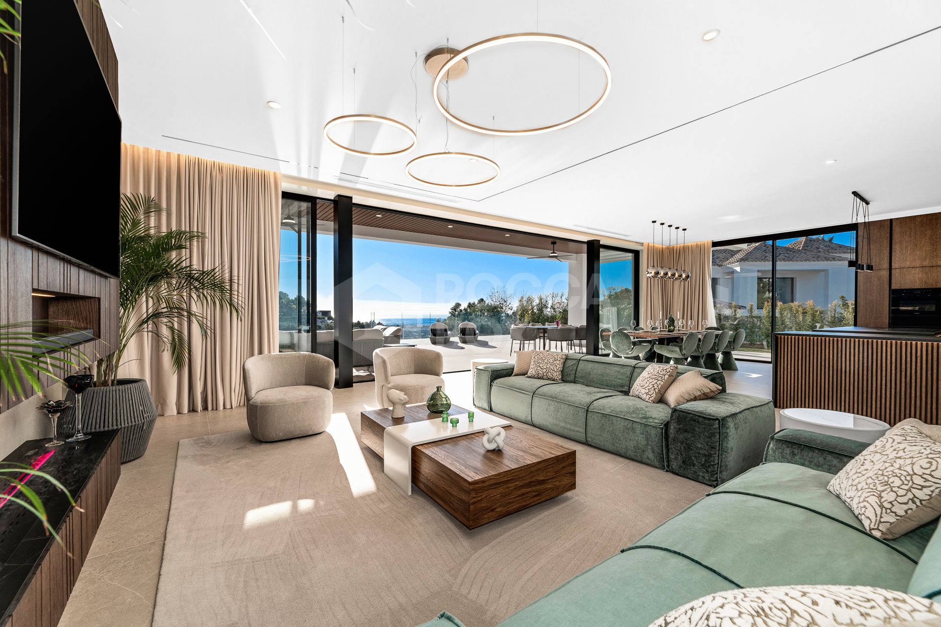 Luxury Villa with Panoramic Sea Views and Exceptional Amenities