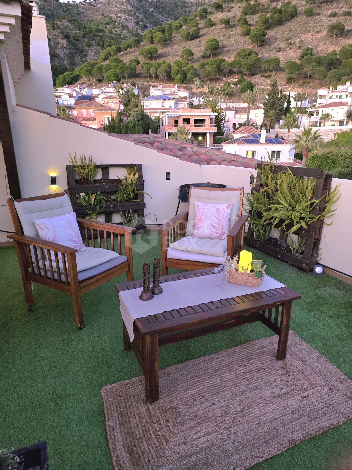 Unique penthouse-style home combining mountain tranquility and Mediterranean views, located in a private urbanization.