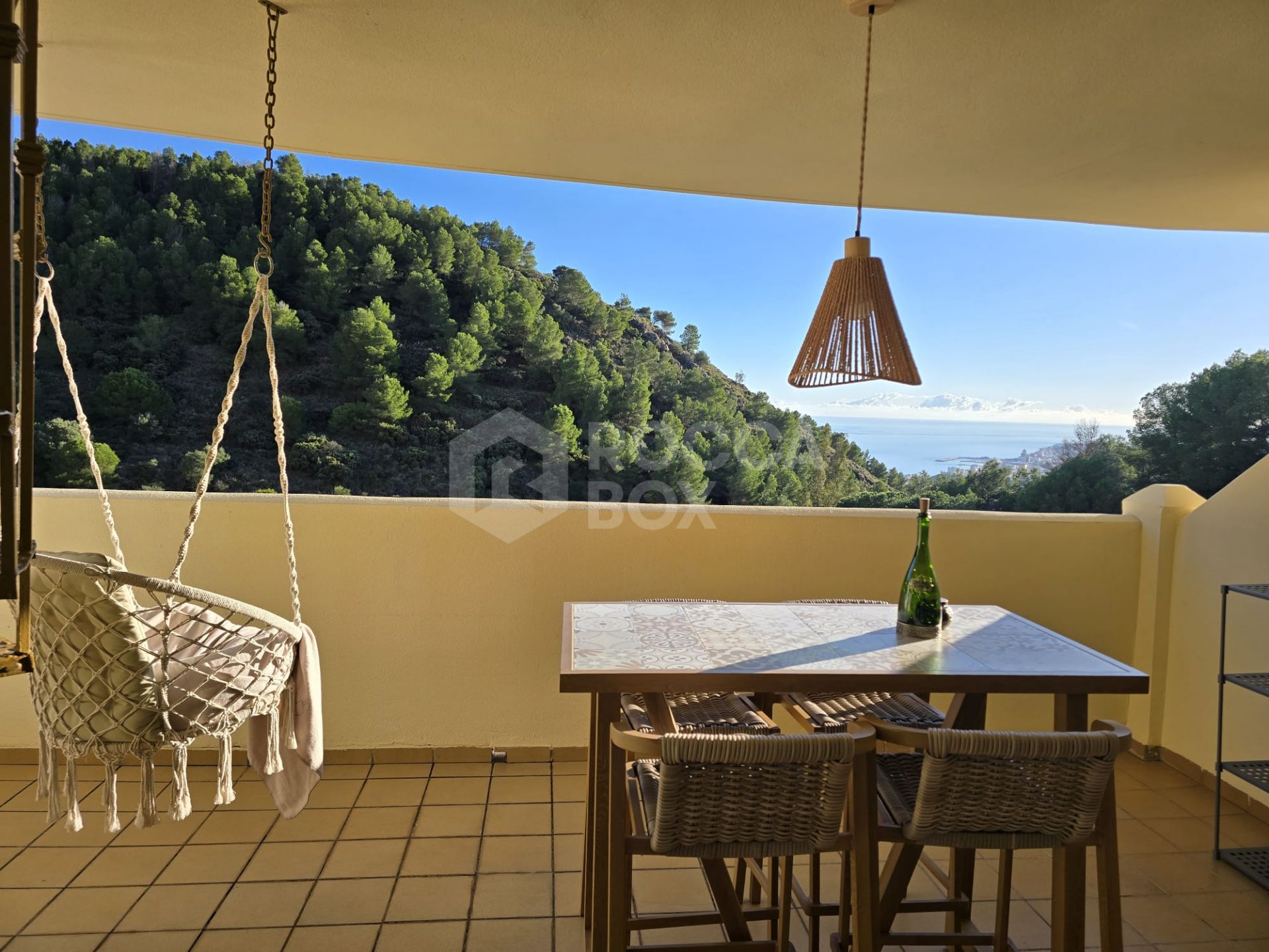 Unique penthouse-style home combining mountain tranquility and Mediterranean views, located in a private urbanization.