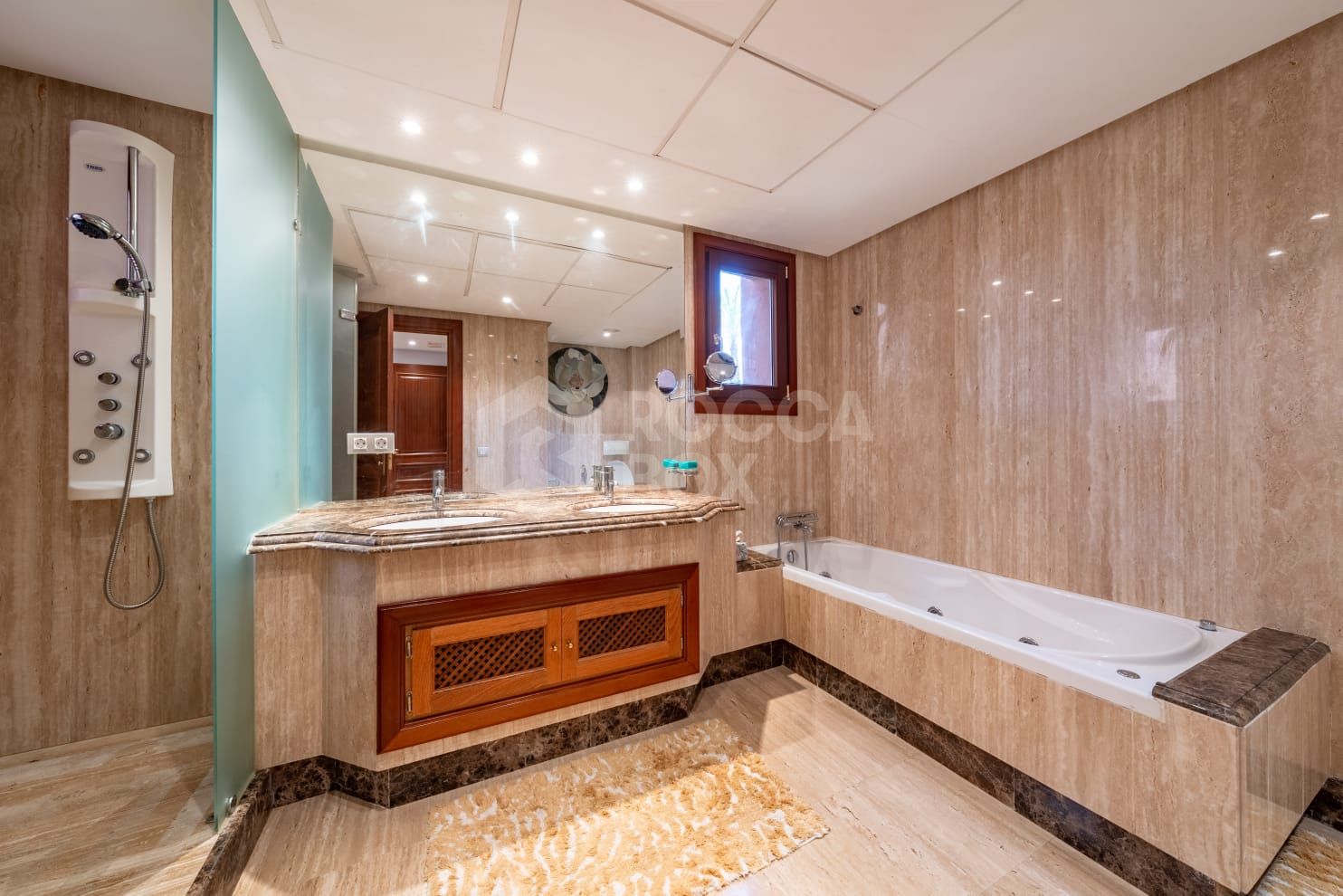 Elegant Beachfront Apartment with Exceptional Amenities