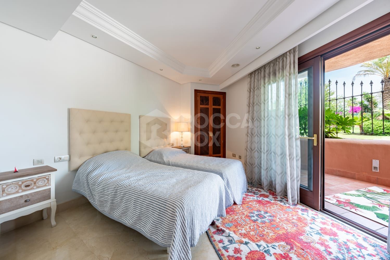 Elegant Beachfront Apartment with Exceptional Amenities