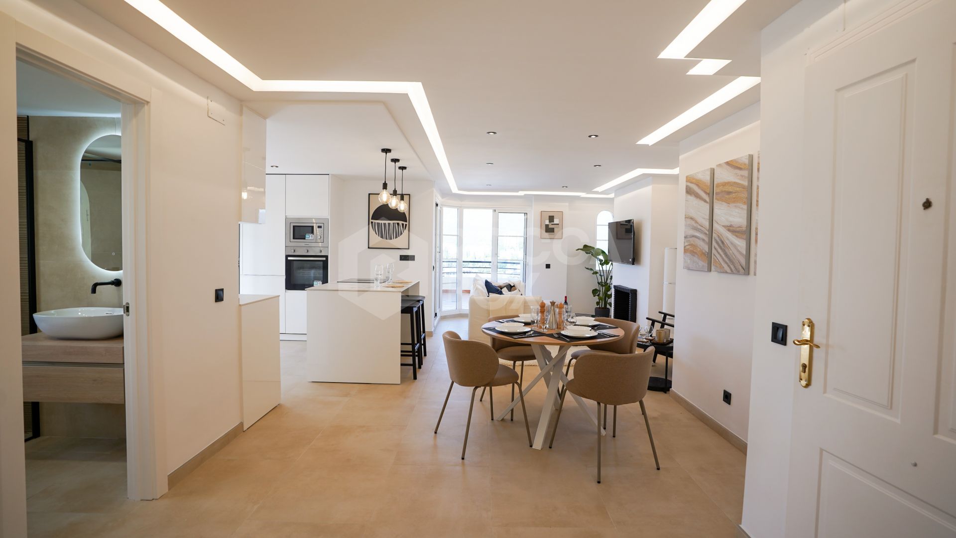 Renovated 2-Bedroom Apartment with Sea Views in Gated Community – Nueva Andalucía