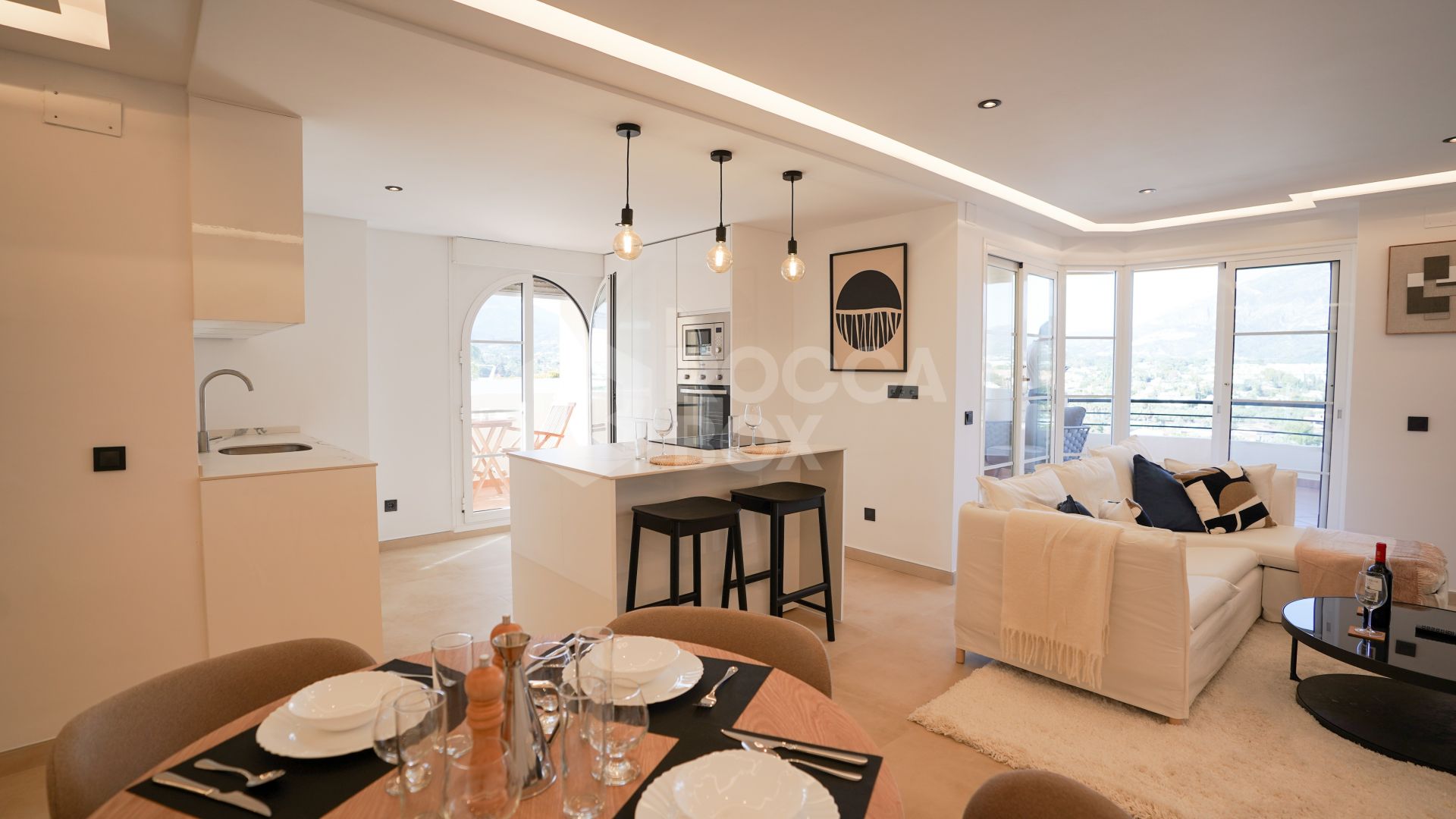 Renovated 2-Bedroom Apartment with Sea Views in Gated Community – Nueva Andalucía