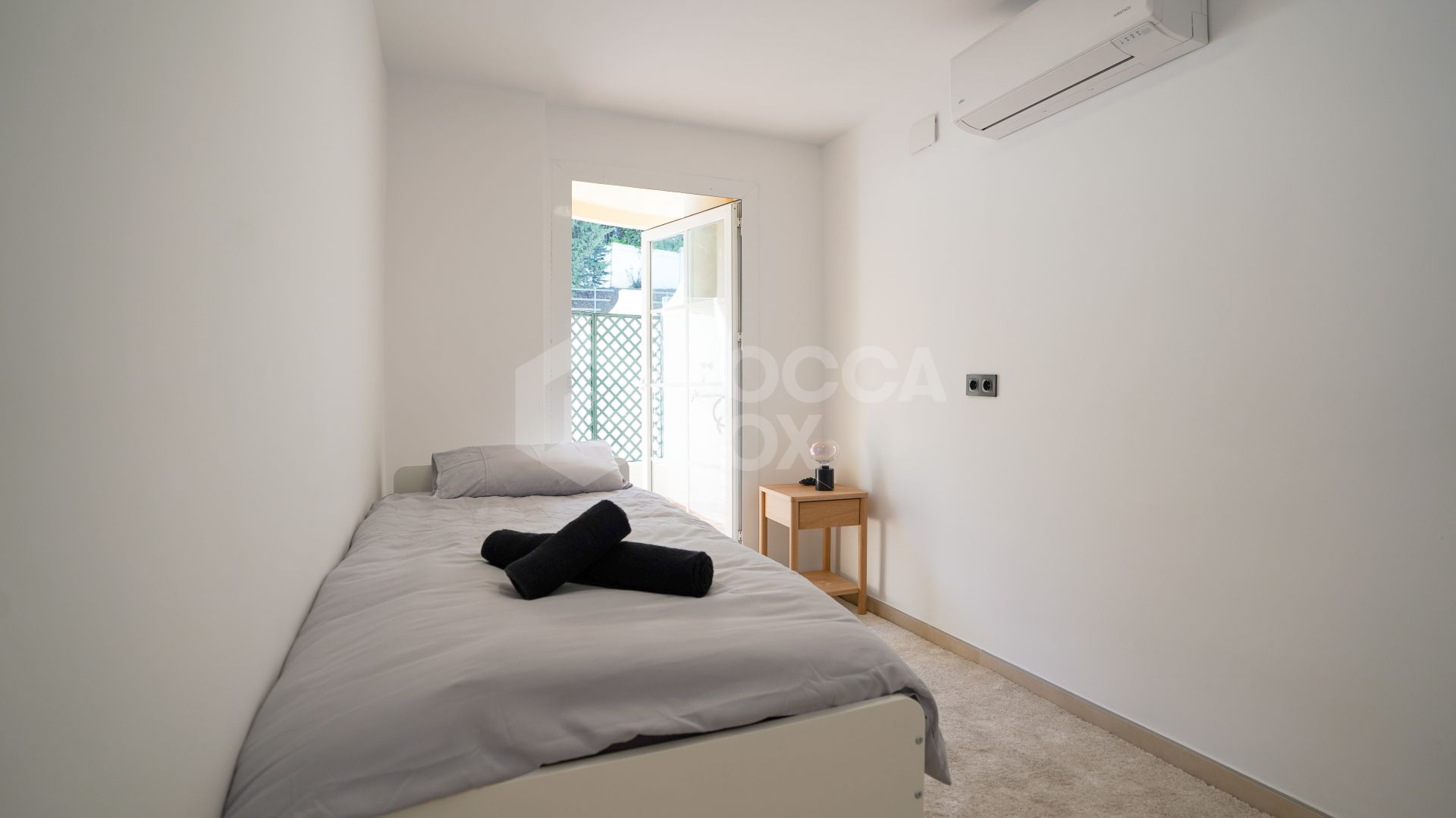 Renovated 2-Bedroom Apartment with Sea Views in Gated Community – Nueva Andalucía