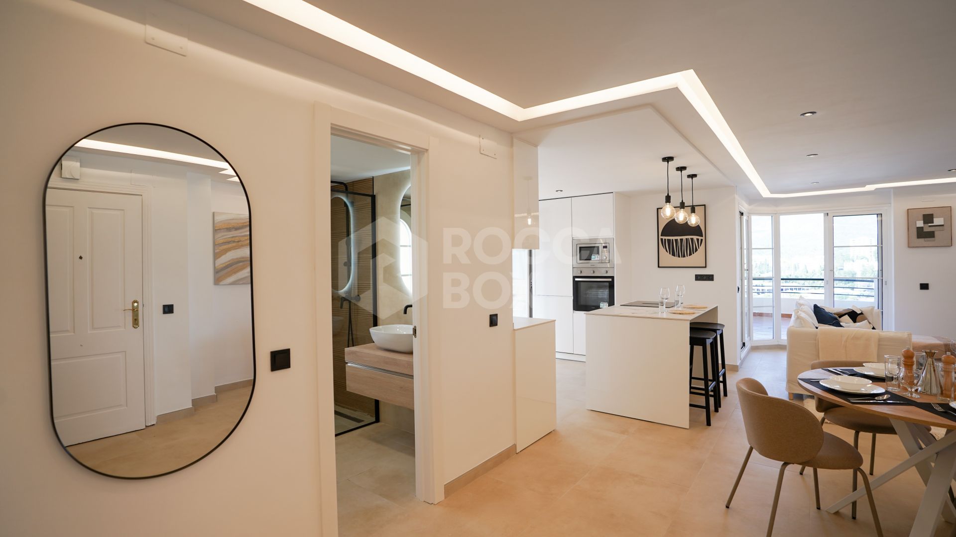 Renovated 2-Bedroom Apartment with Sea Views in Gated Community – Nueva Andalucía