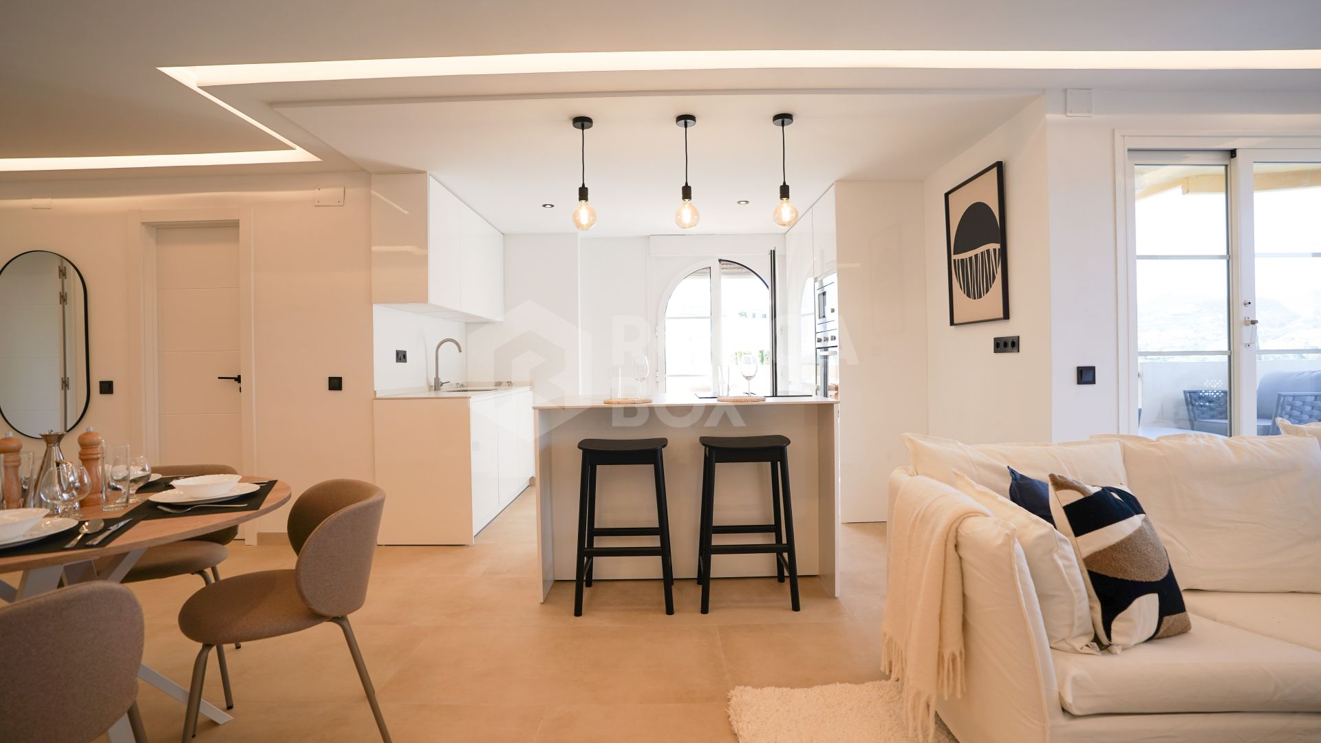 Renovated 2-Bedroom Apartment with Sea Views in Gated Community – Nueva Andalucía