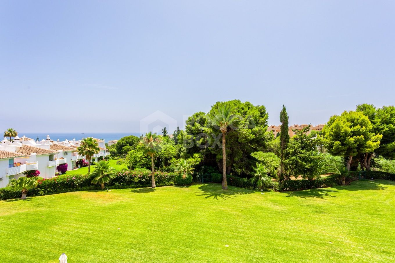 Elegant Three-Bedroom Penthouse with Sea Views and Modern Comforts