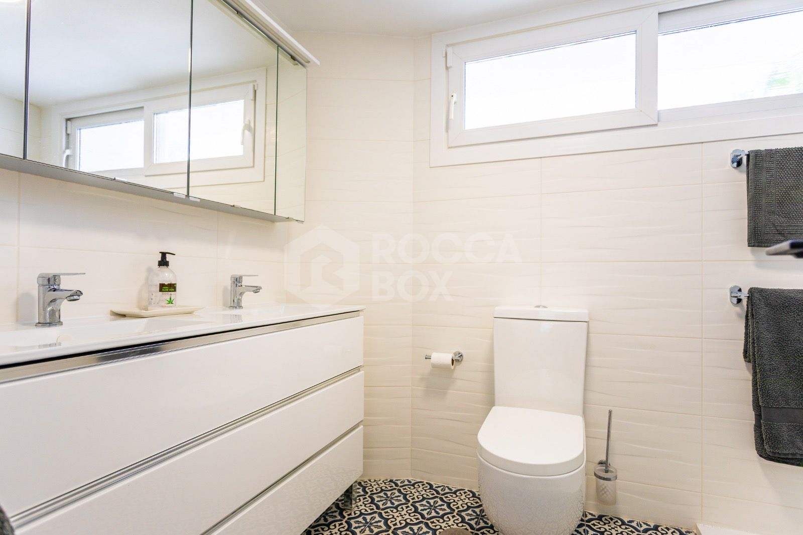 Elegant Three-Bedroom Penthouse with Sea Views and Modern Comforts