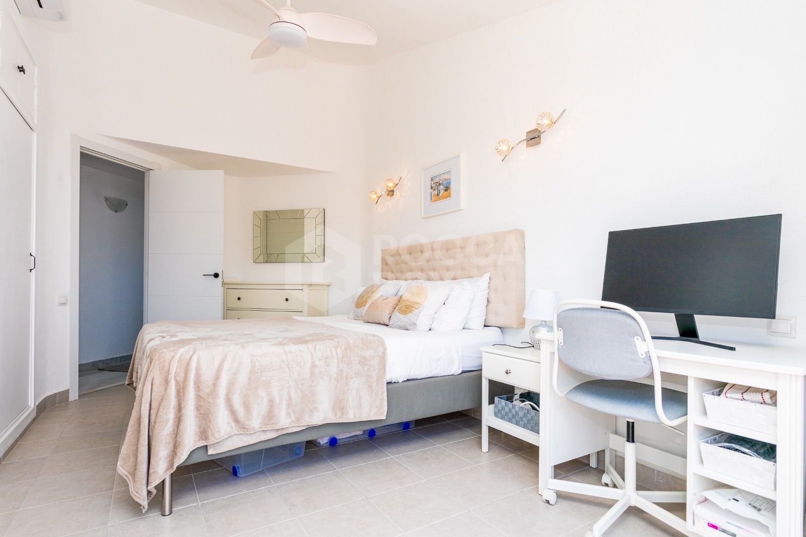 Elegant Three-Bedroom Penthouse with Sea Views and Modern Comforts