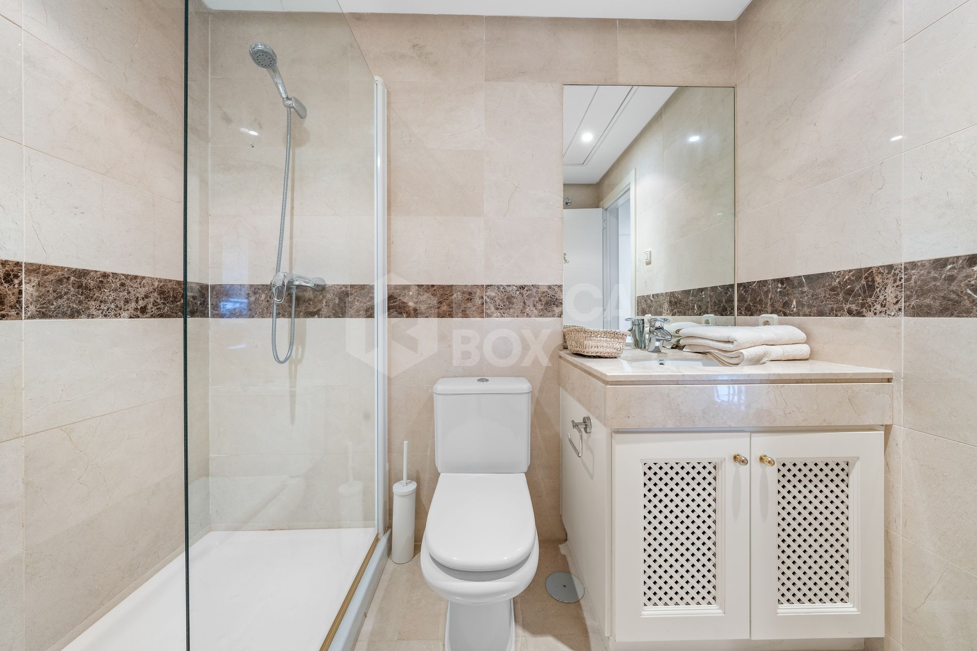 South-Facing Renovated 2-Bedroom Apartment with Front Sea Views