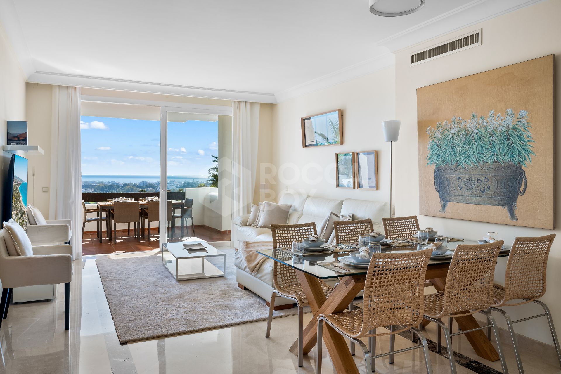 South-Facing Renovated 2-Bedroom Apartment with Front Sea Views