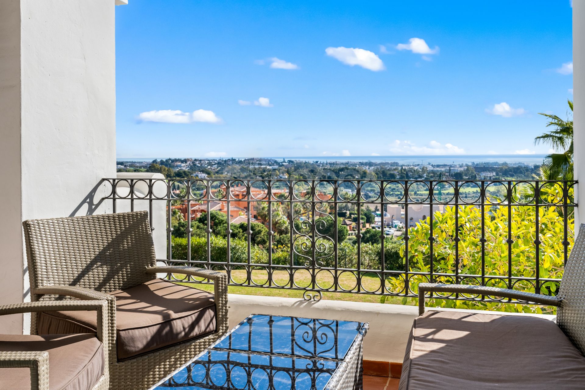 South-Facing Renovated 2-Bedroom Apartment with Front Sea Views