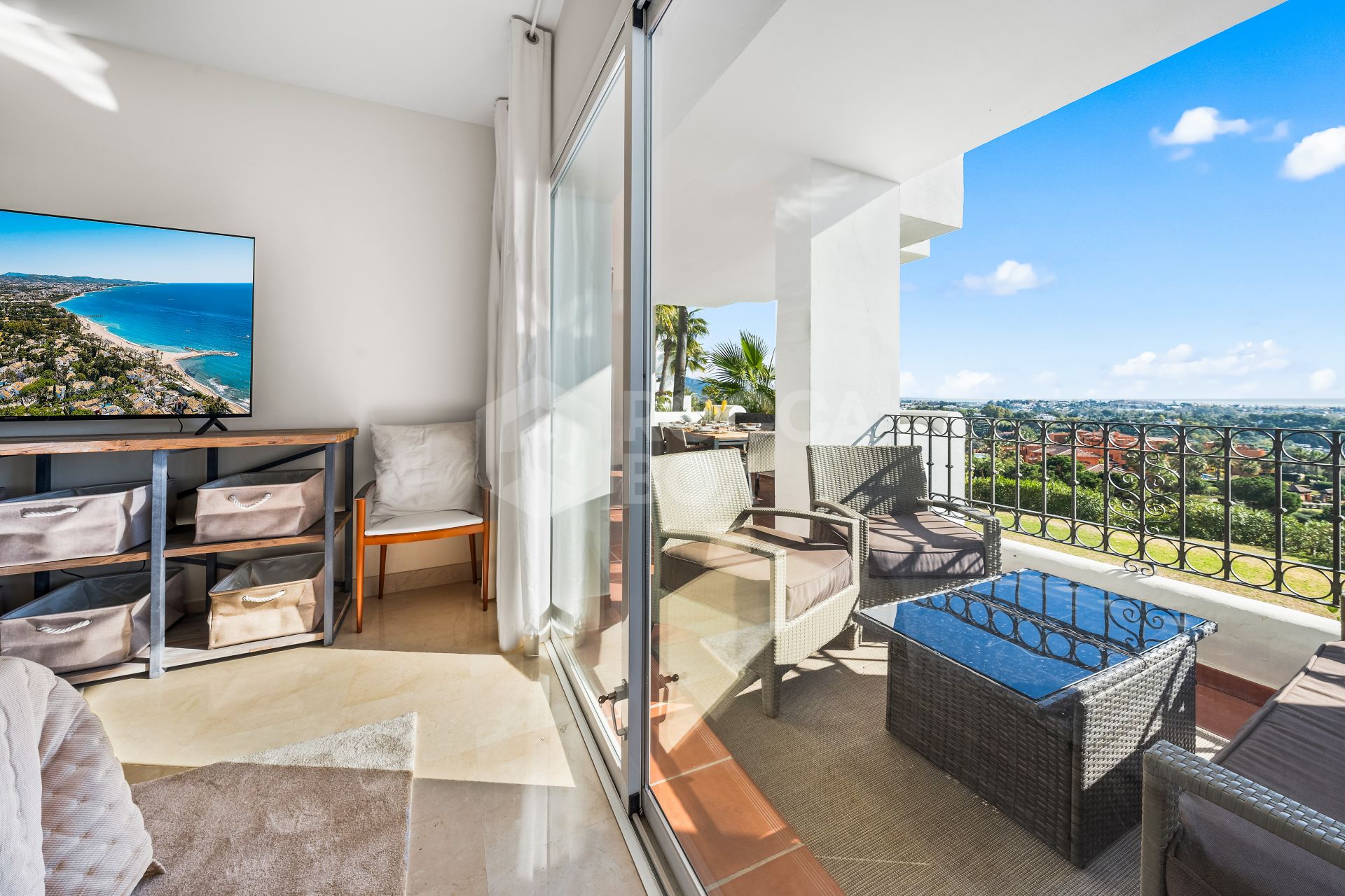 South-Facing Renovated 2-Bedroom Apartment with Front Sea Views