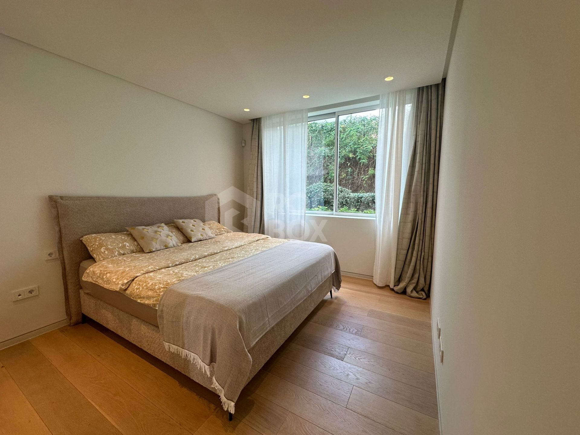 Contemporary Living with Panoramic Views in Marbella