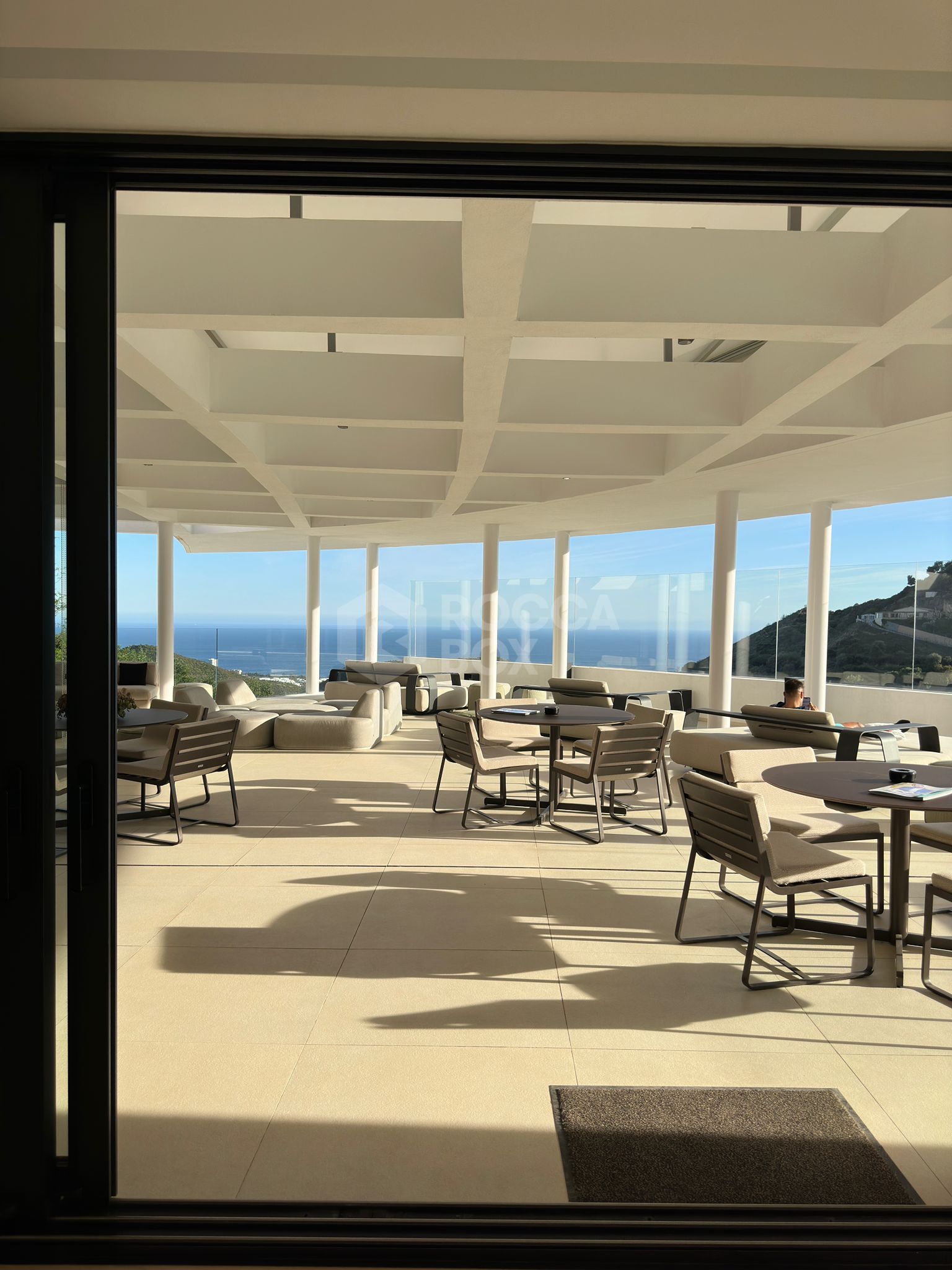 Contemporary Living with Panoramic Views in Marbella