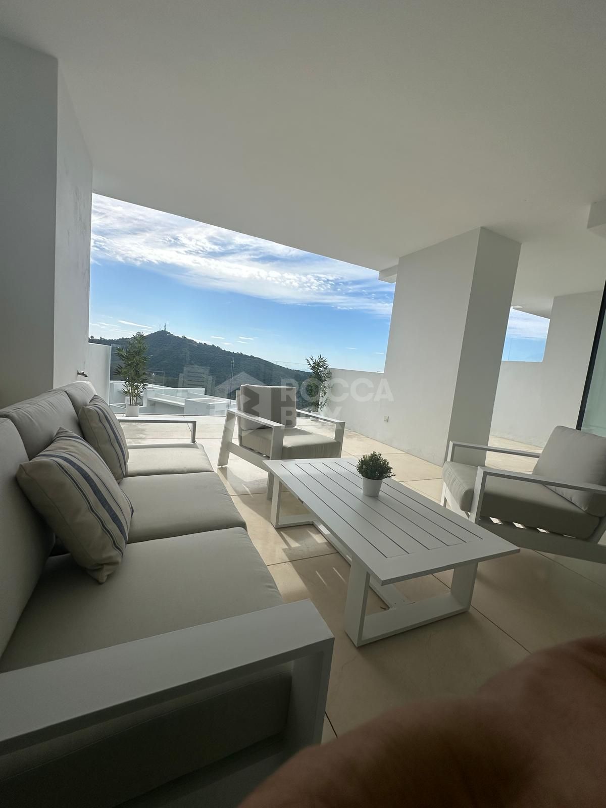Contemporary Living with Panoramic Views in Marbella