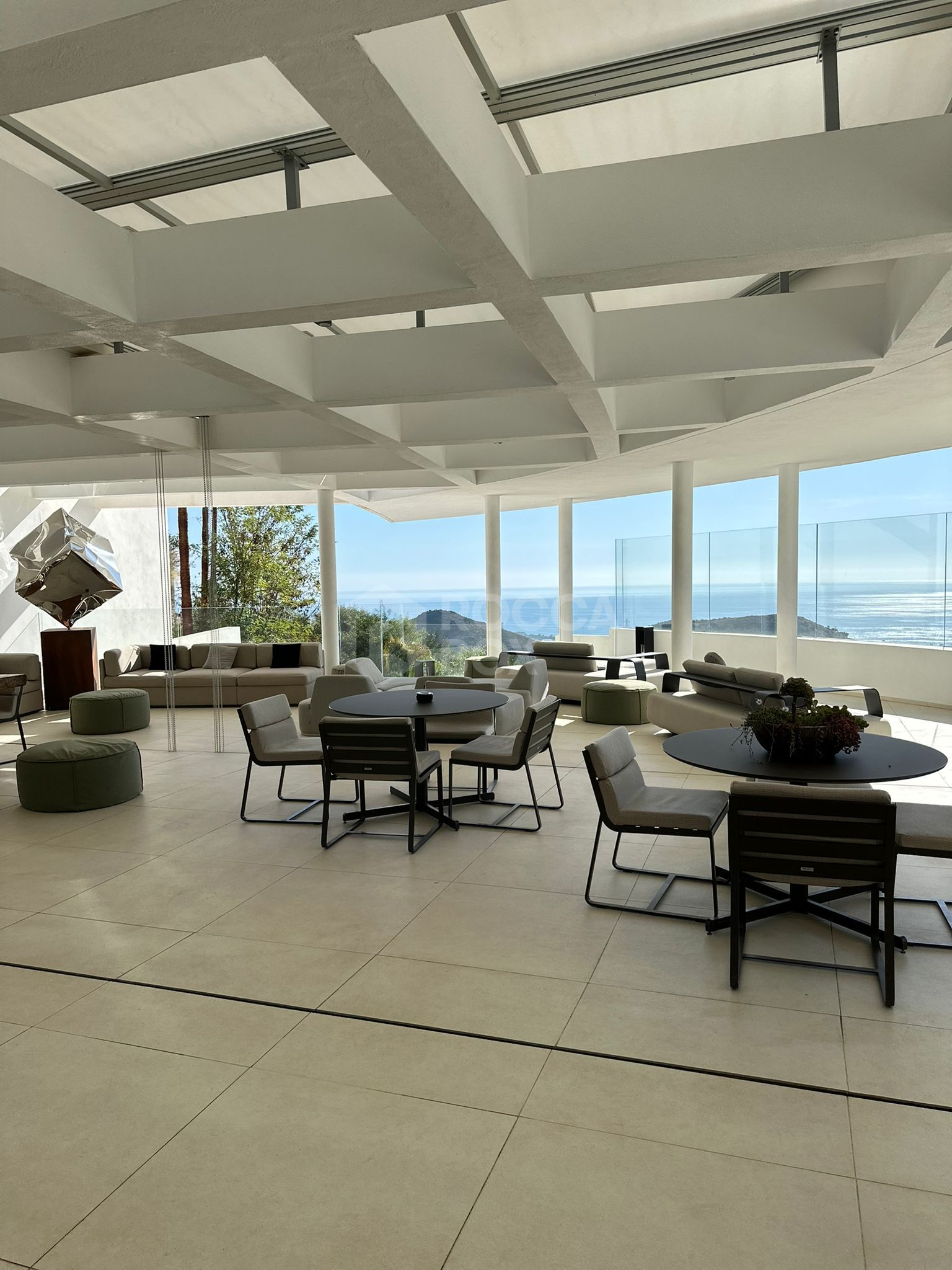 Contemporary Living with Panoramic Views in Marbella