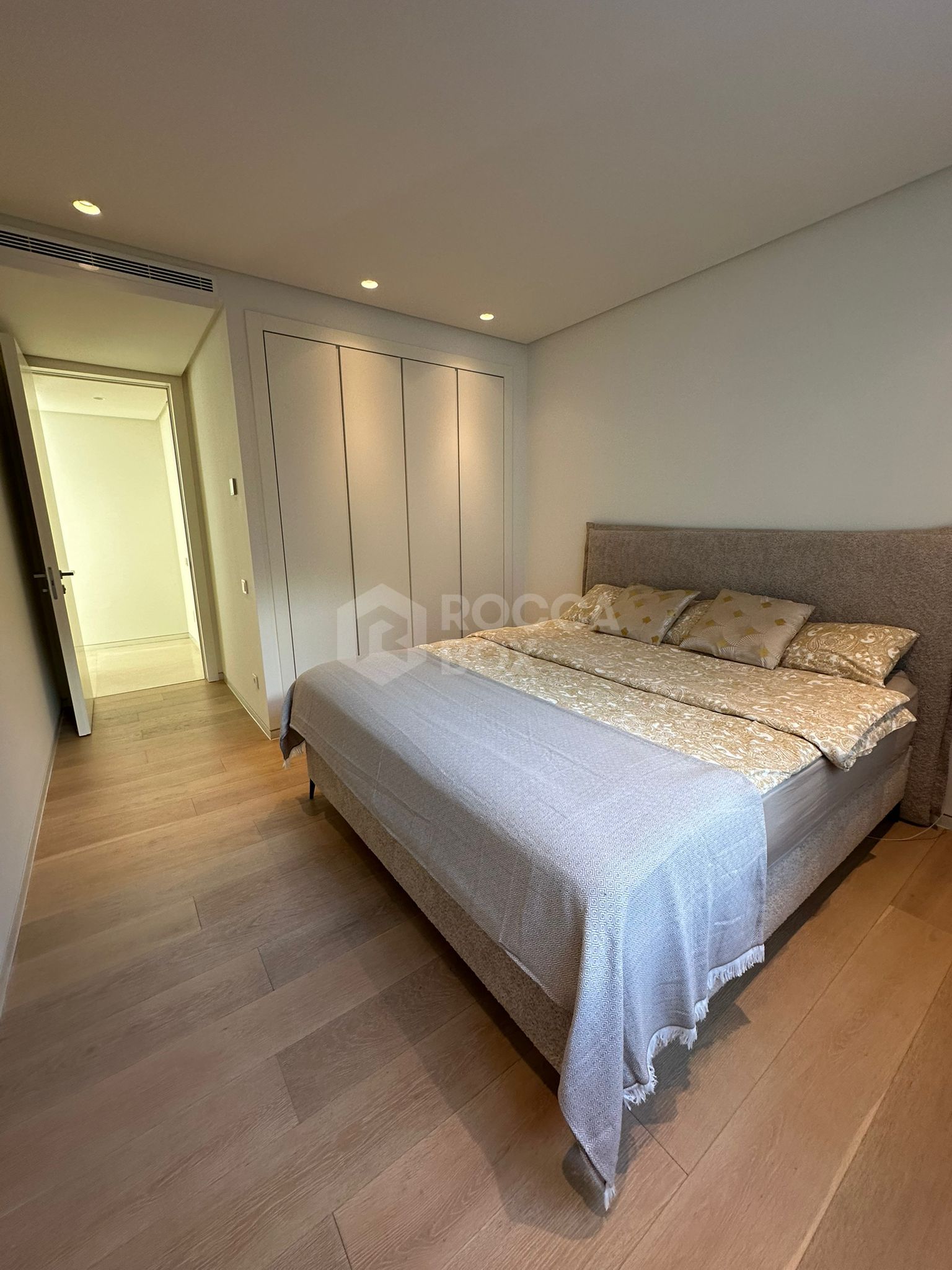 Contemporary Living with Panoramic Views in Marbella