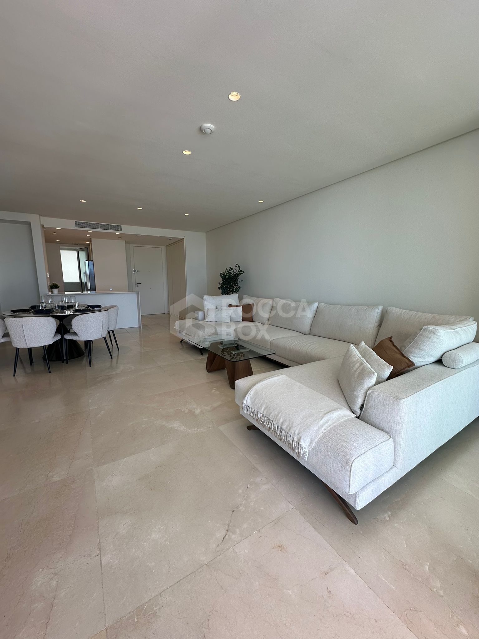 Contemporary Living with Panoramic Views in Marbella